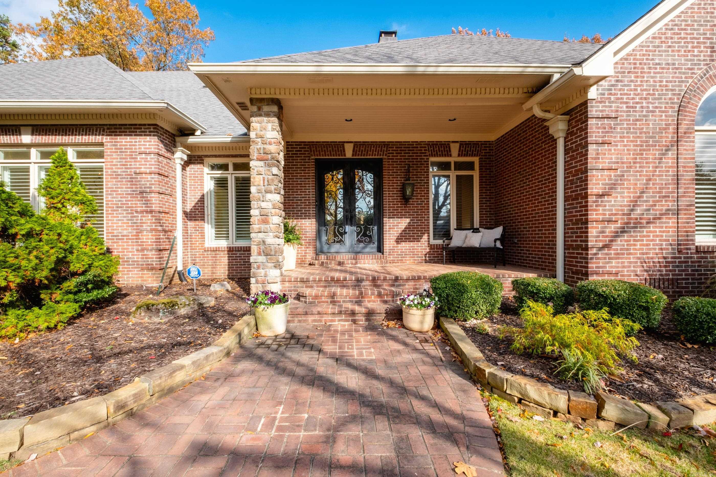 18 Chenal Cir  Little Rock, AR