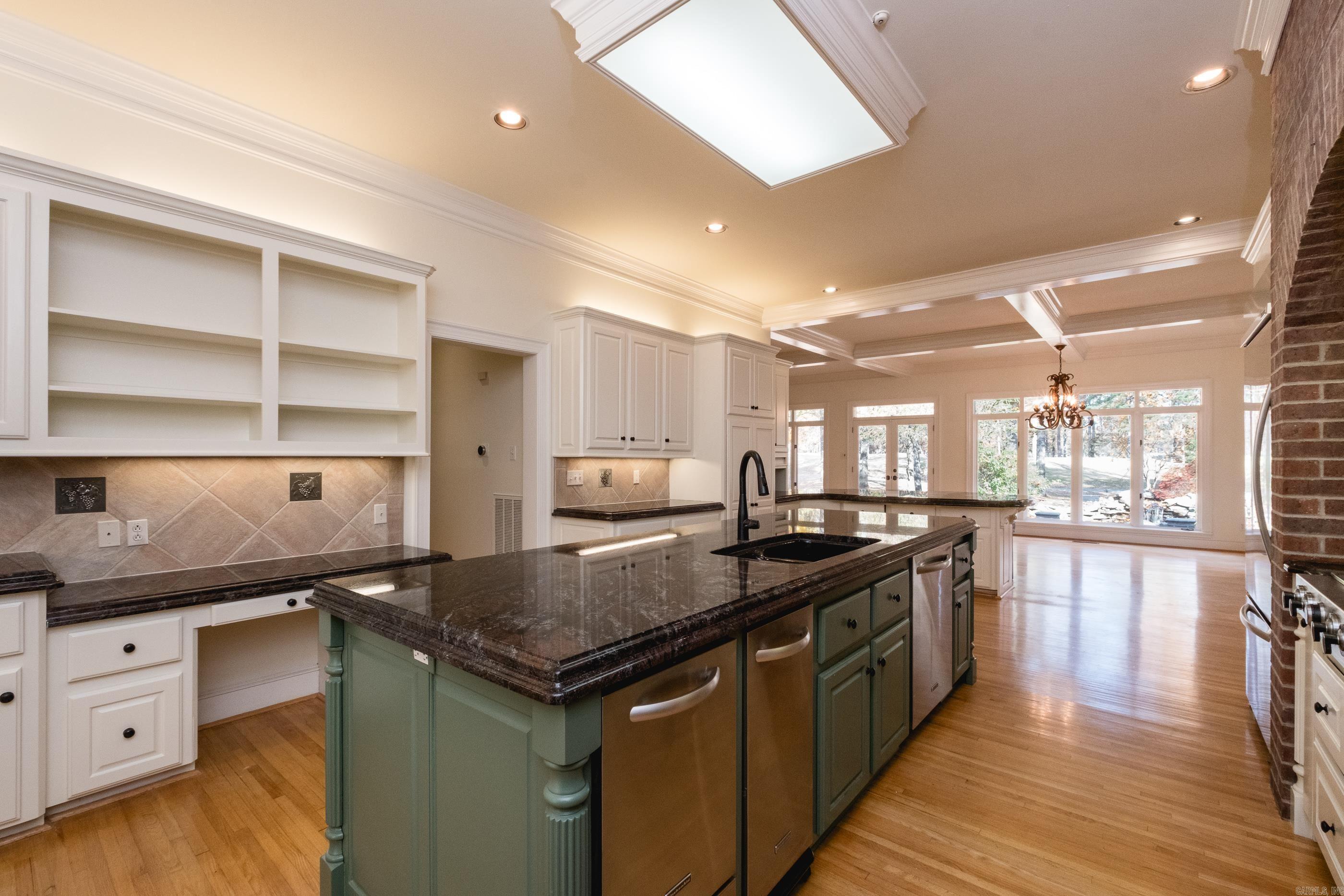 18 Chenal Cir  Little Rock, AR