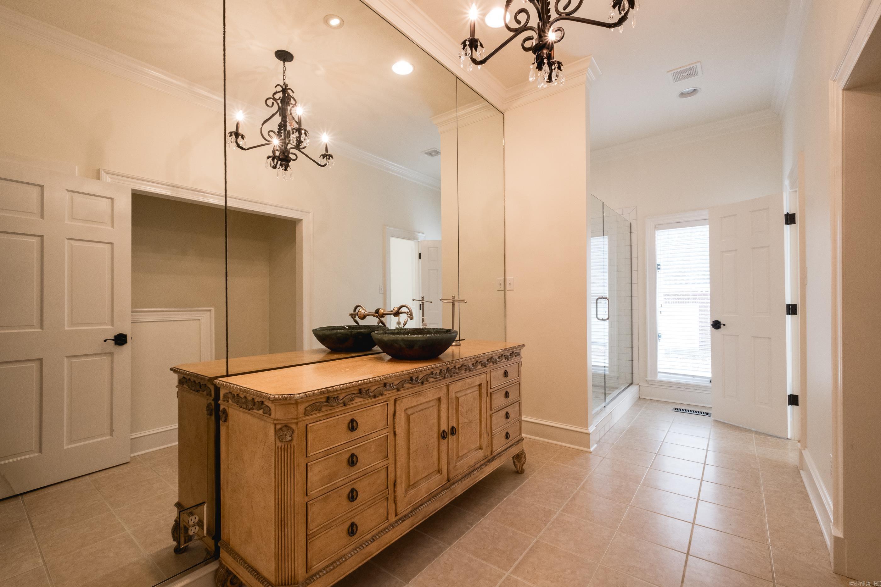 18 Chenal Cir  Little Rock, AR