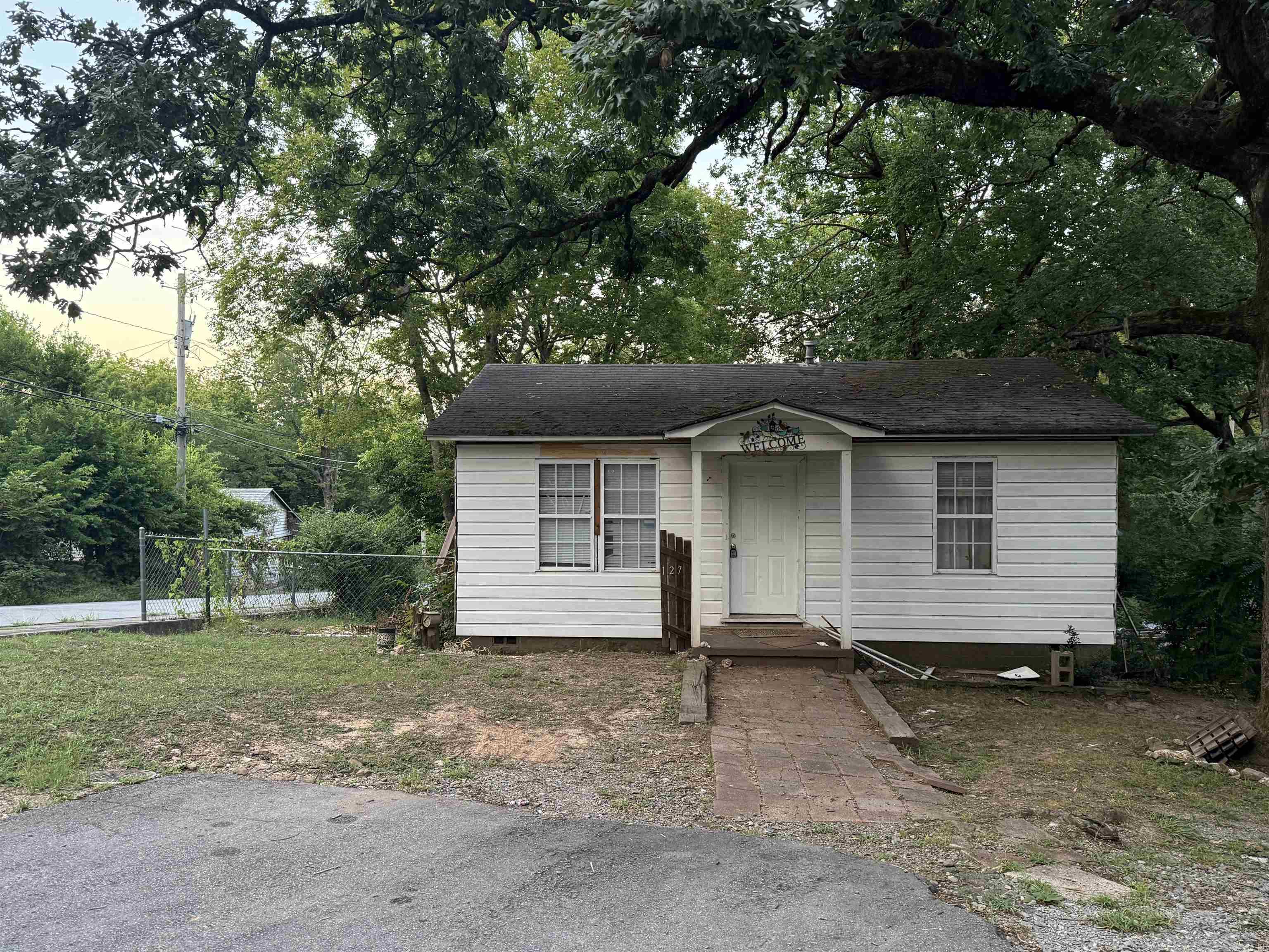 127 N Schiller  Little Rock, AR