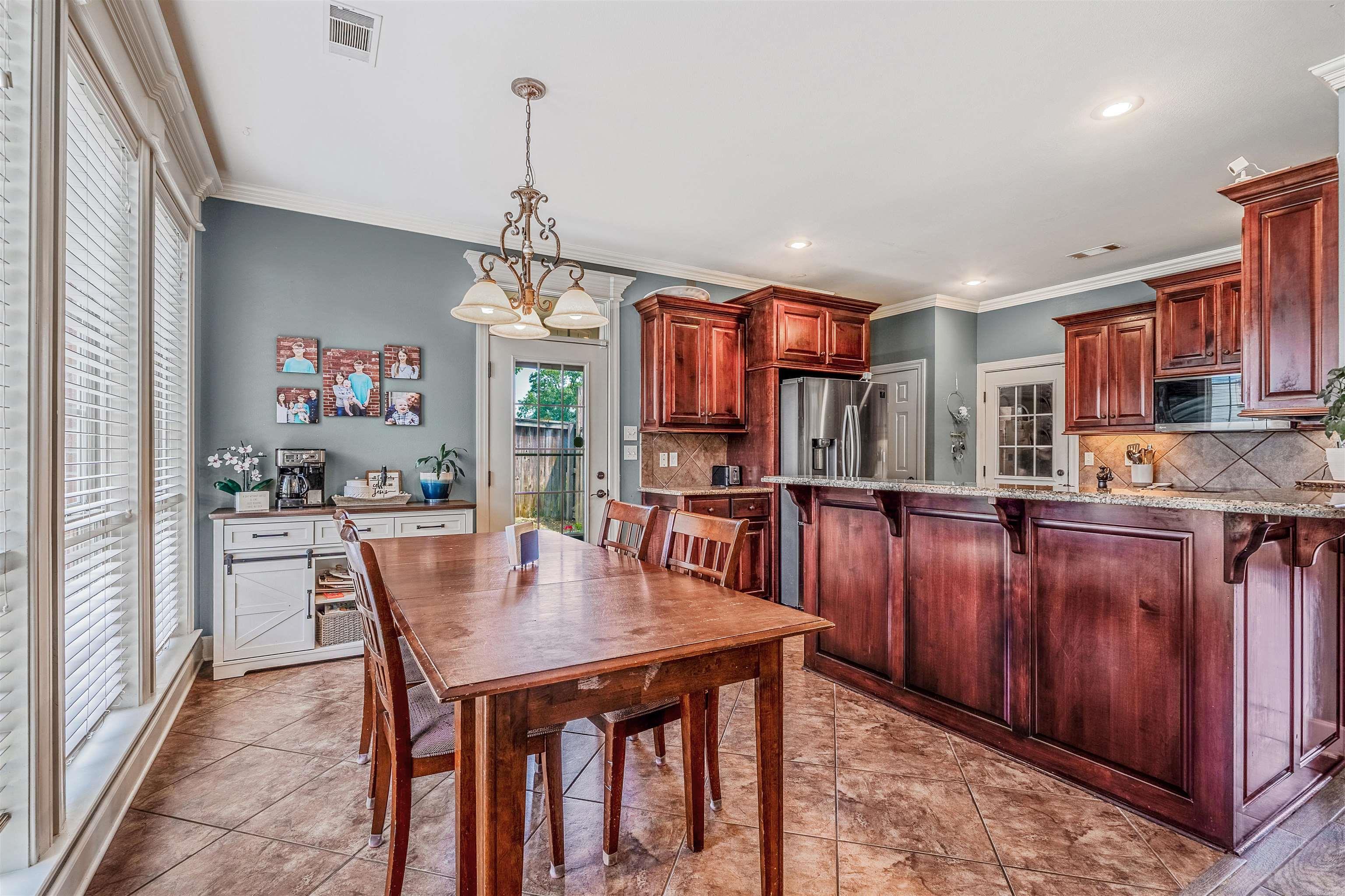 7416 Glenn Hills Dr  Sherwood, AR