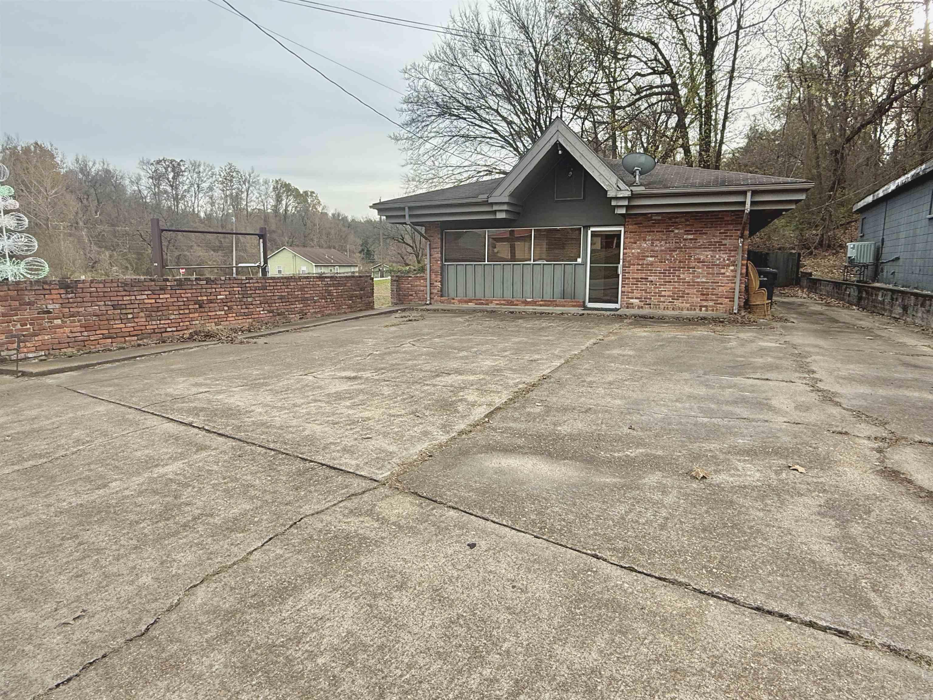 613 Oakland Ave  Helena, AR