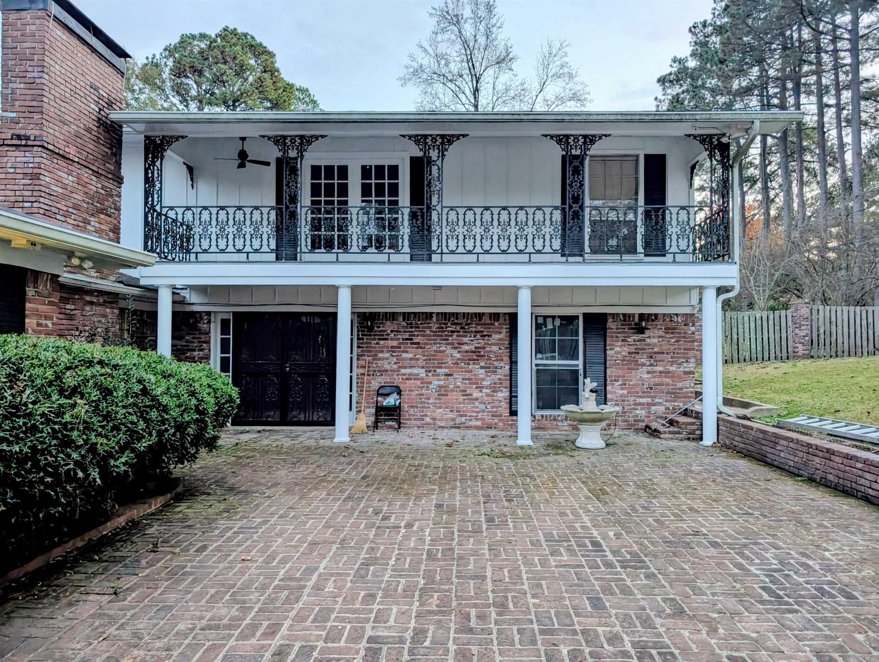 128 Elaine Camden, AR 71701-3267