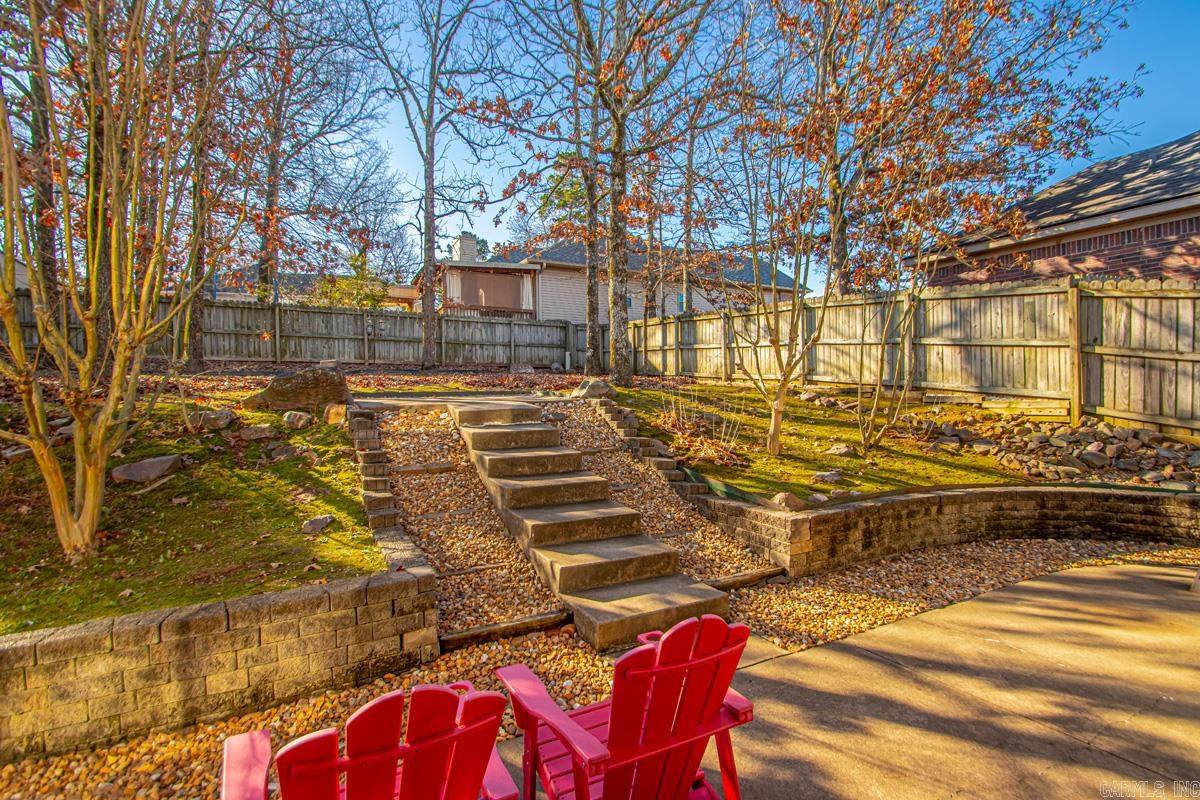 44 W Point Dr  Maumelle, AR