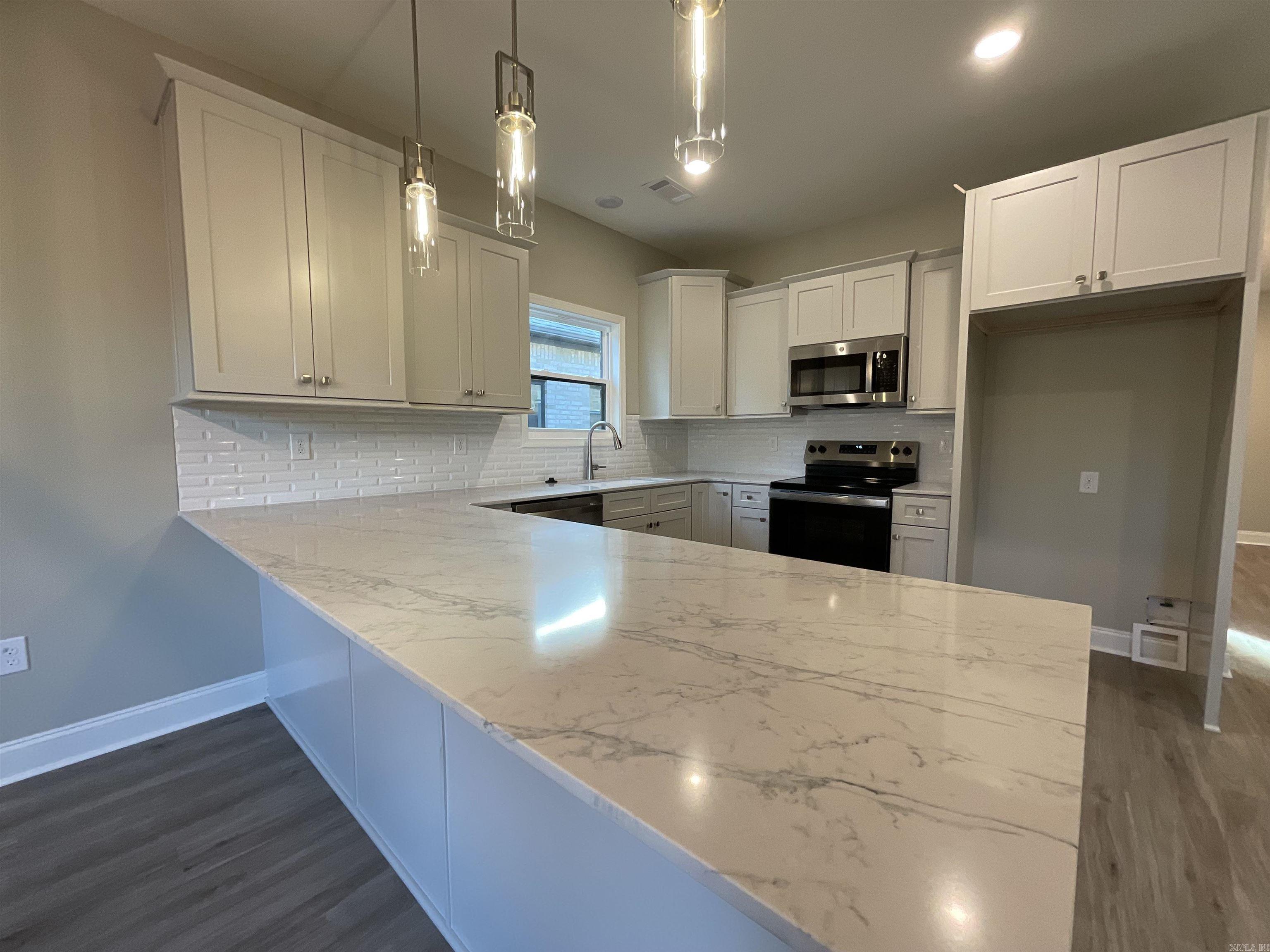 1007 N Jeff Davis  Jacksonville, AR