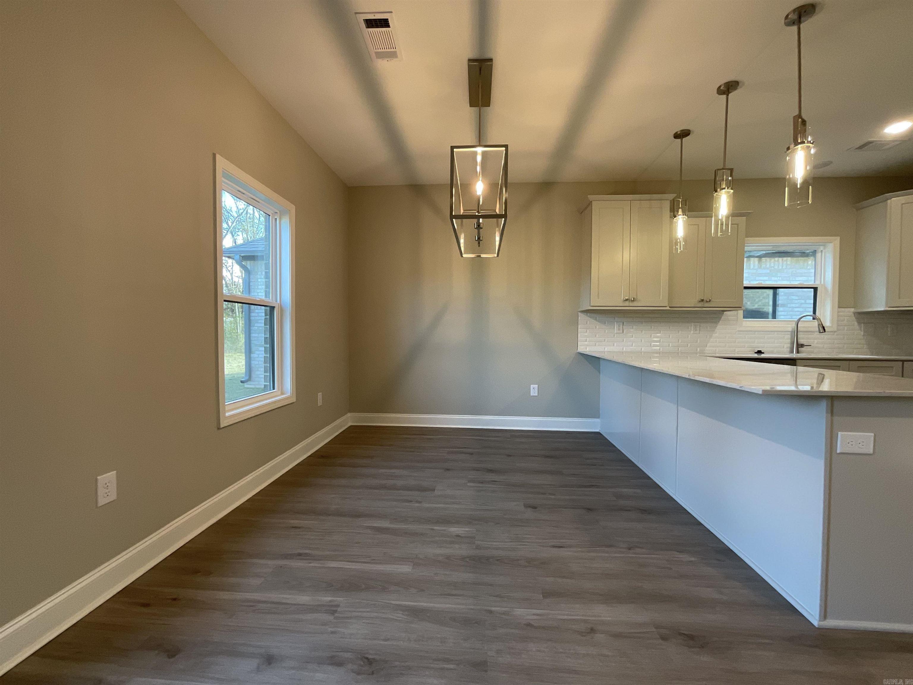 1007 N Jeff Davis  Jacksonville, AR