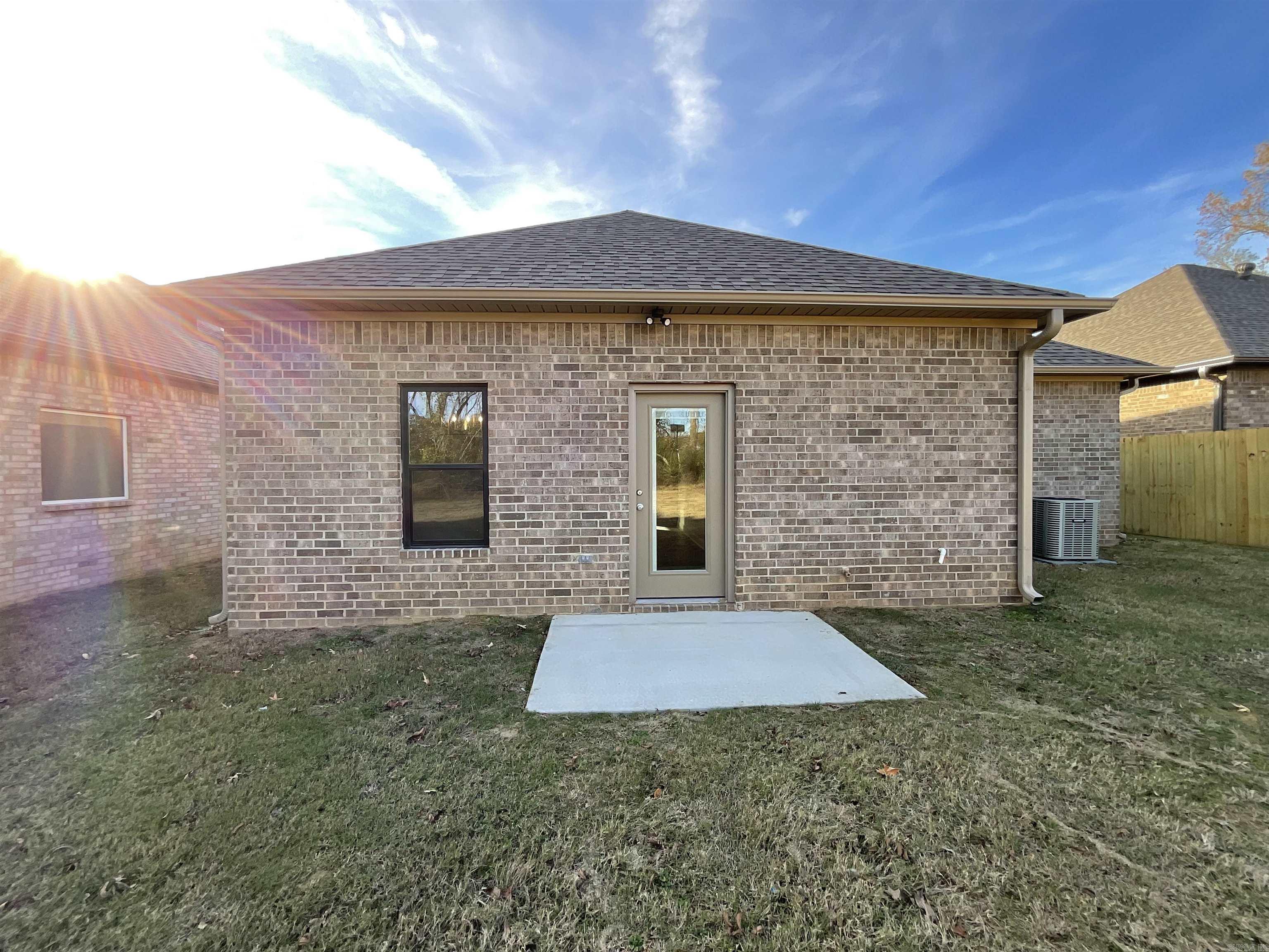 1007 N Jeff Davis  Jacksonville, AR