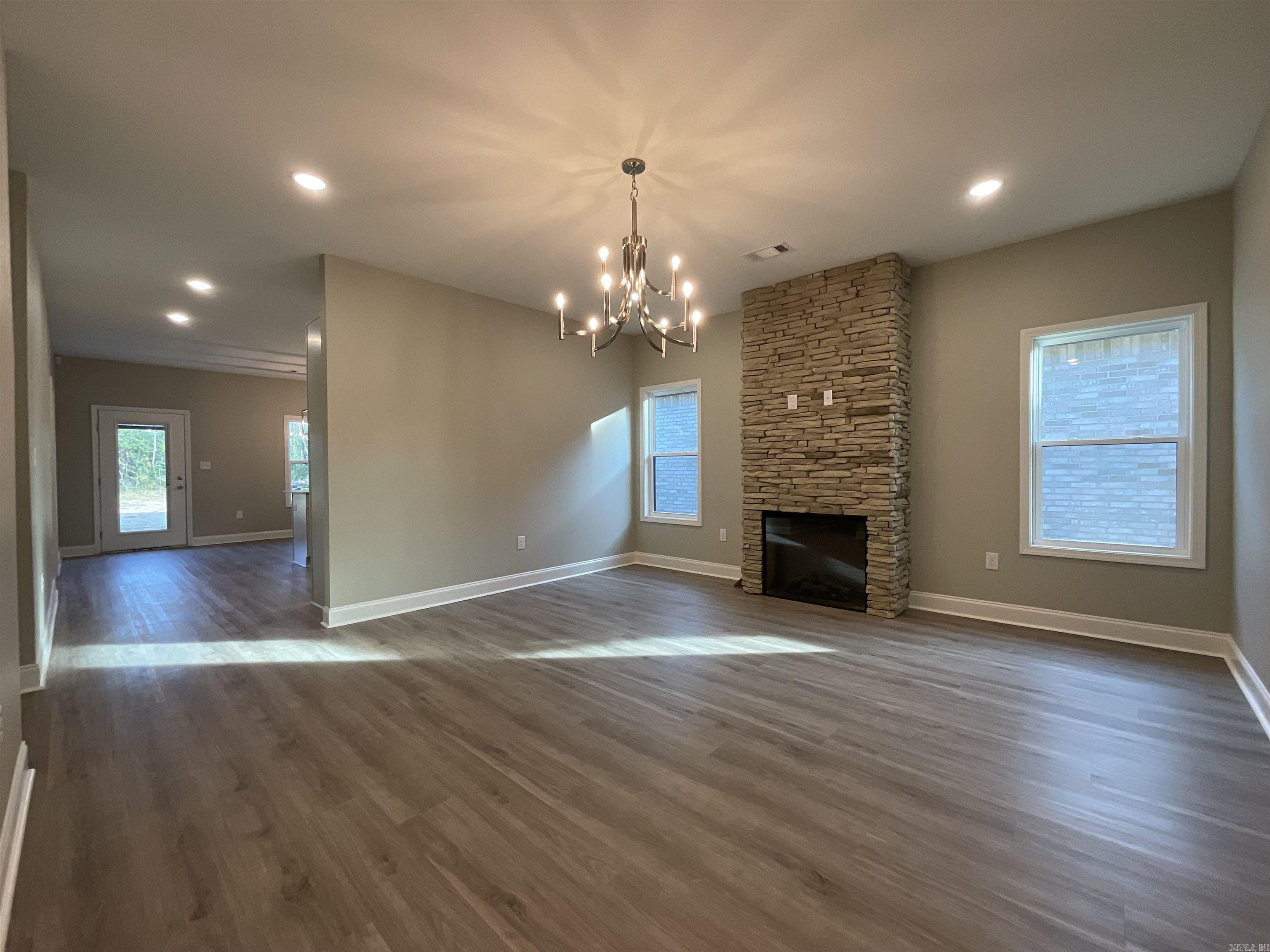 1007 N Jeff Davis  Jacksonville, AR