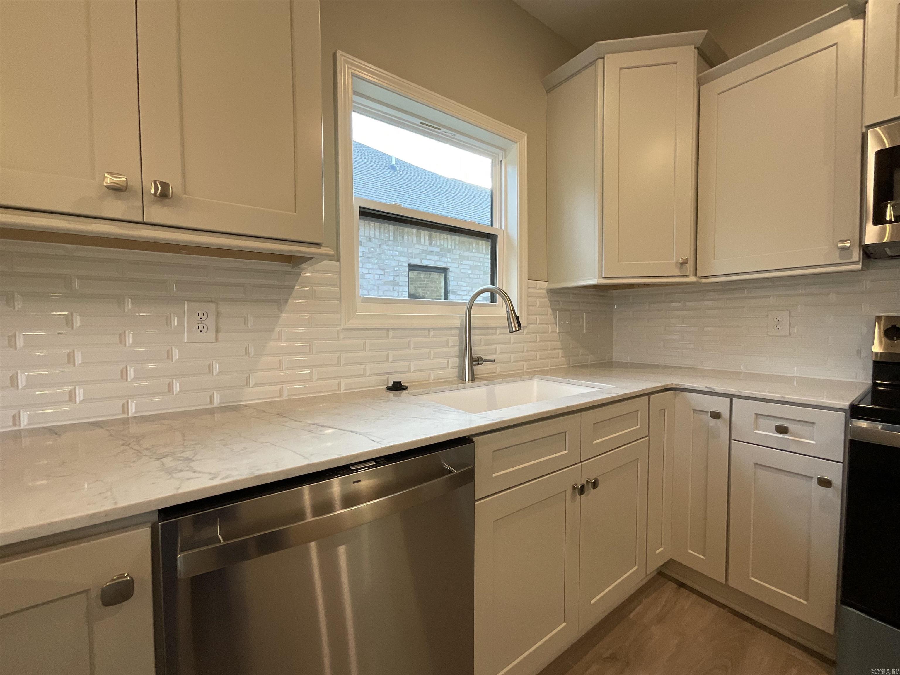 1007 N Jeff Davis  Jacksonville, AR