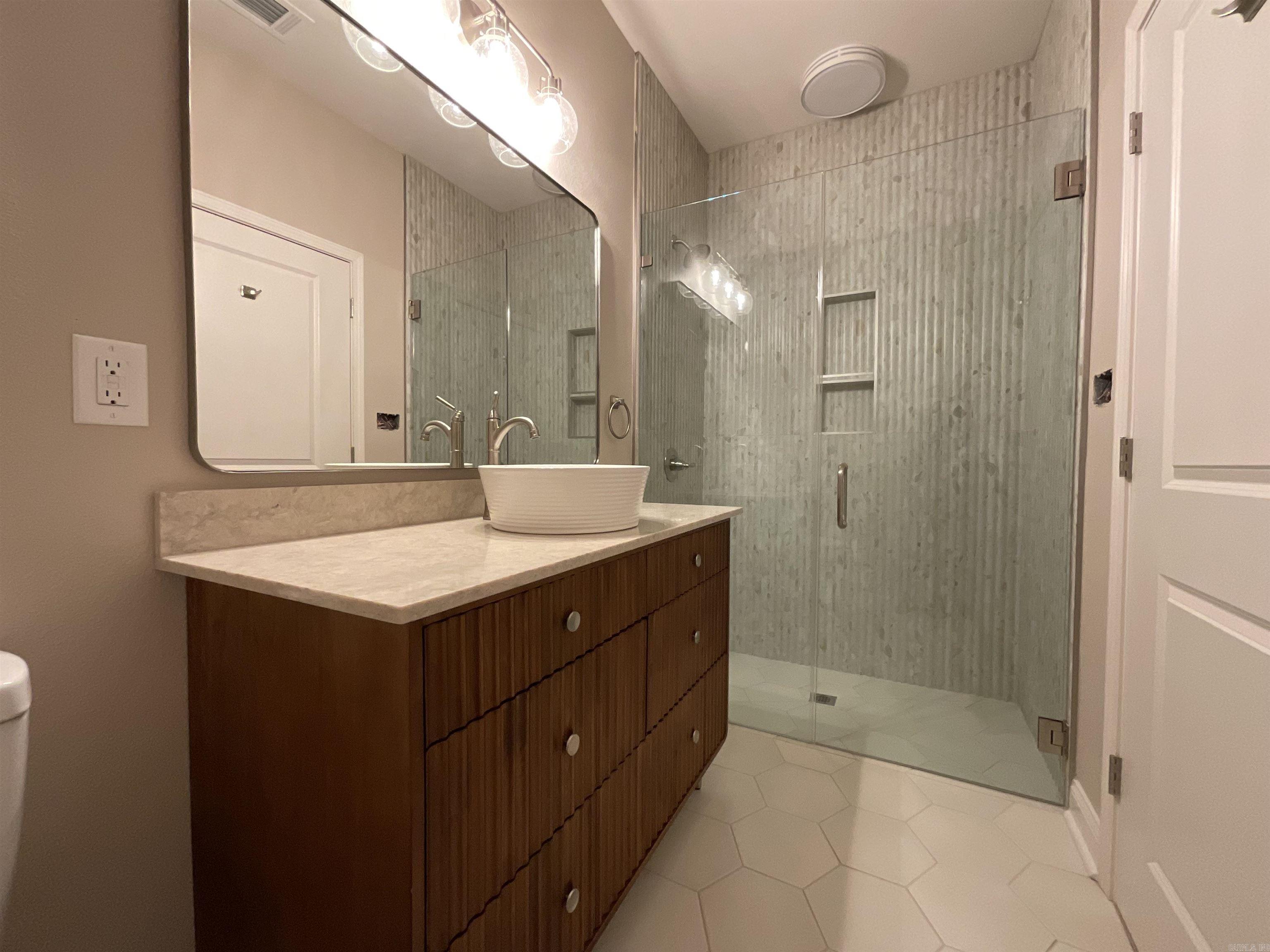 1019 N Jeff Davis  Jacksonville, AR