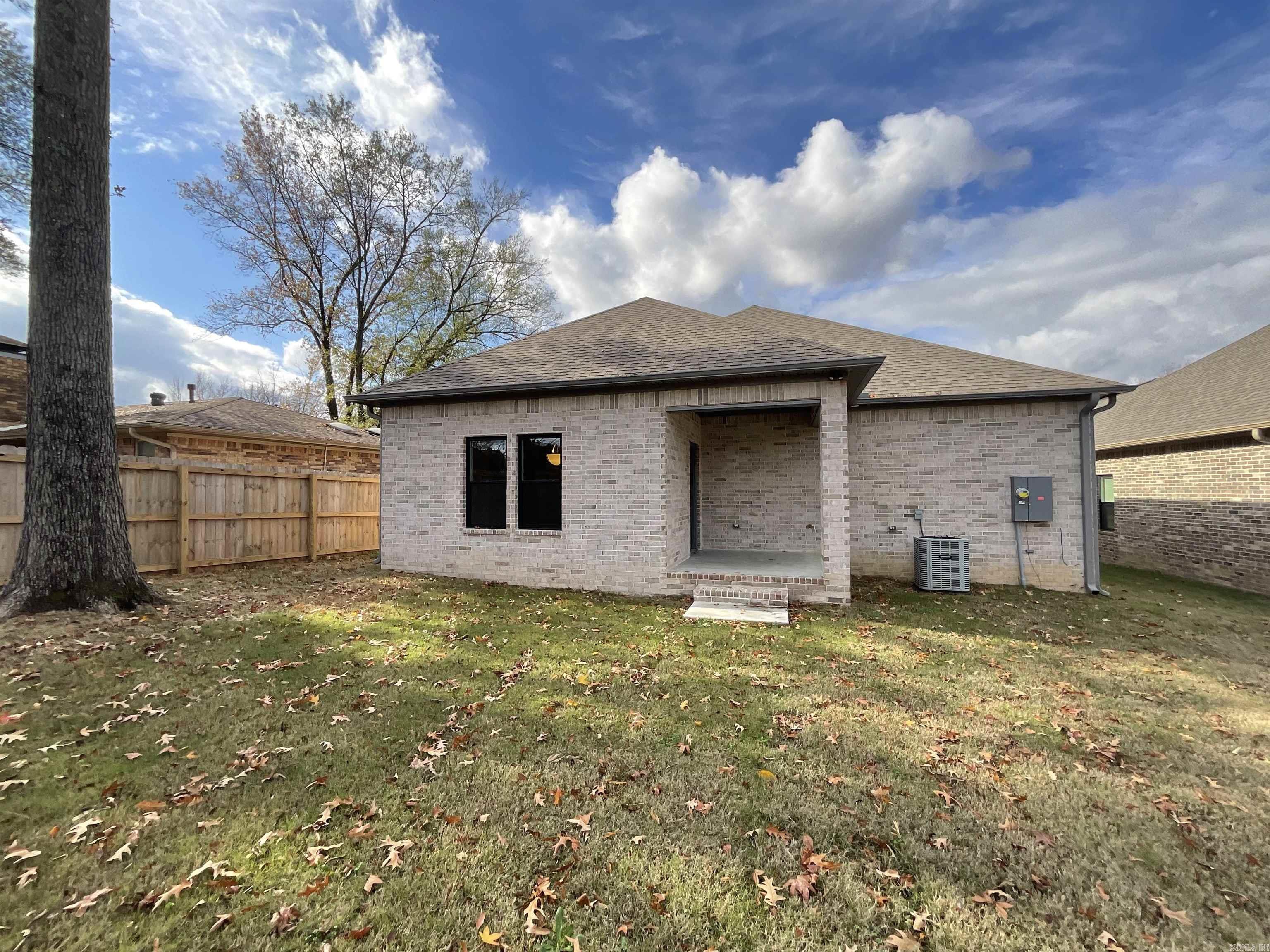 1019 N Jeff Davis  Jacksonville, AR