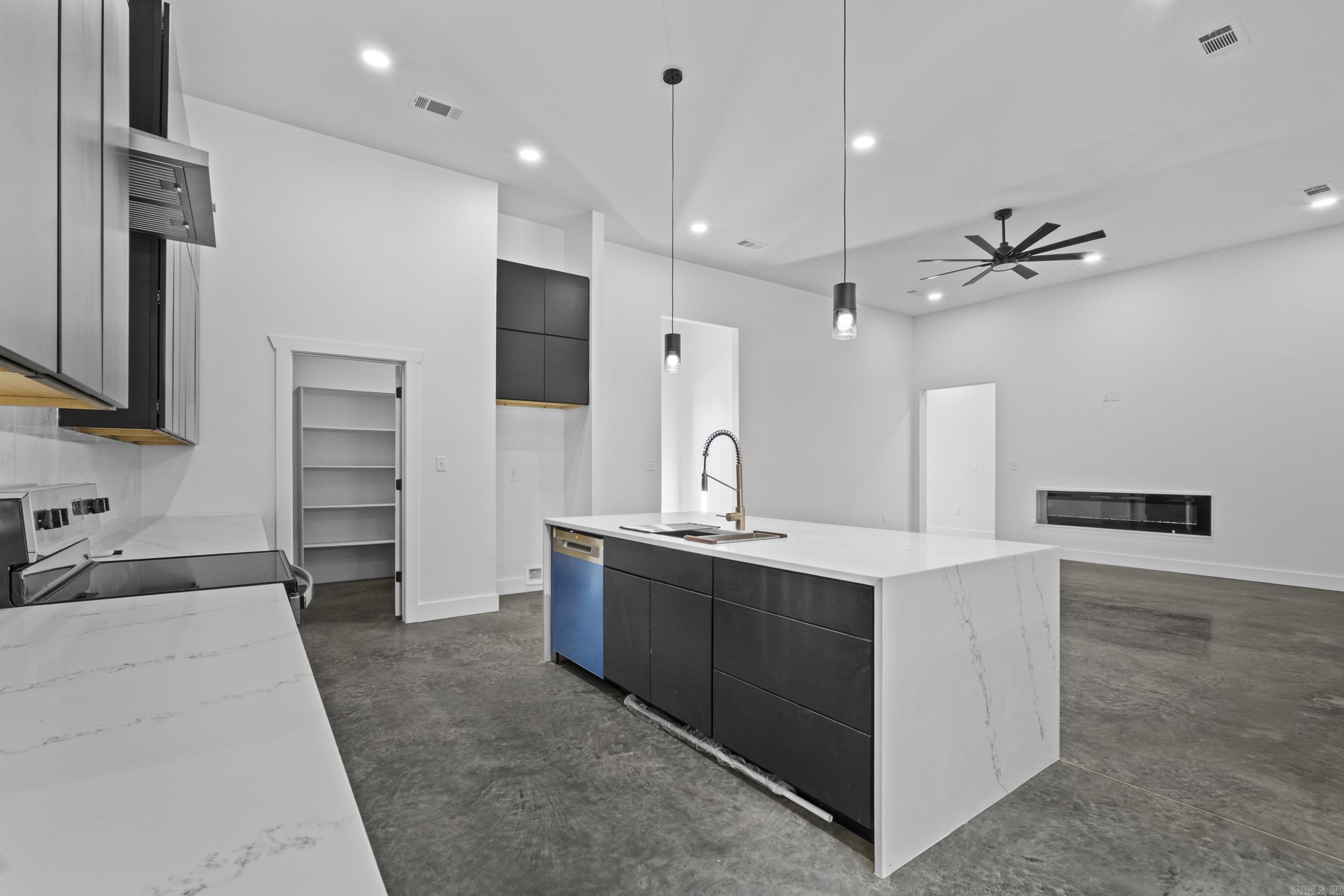 1706 Seattle Slew  Searcy, AR