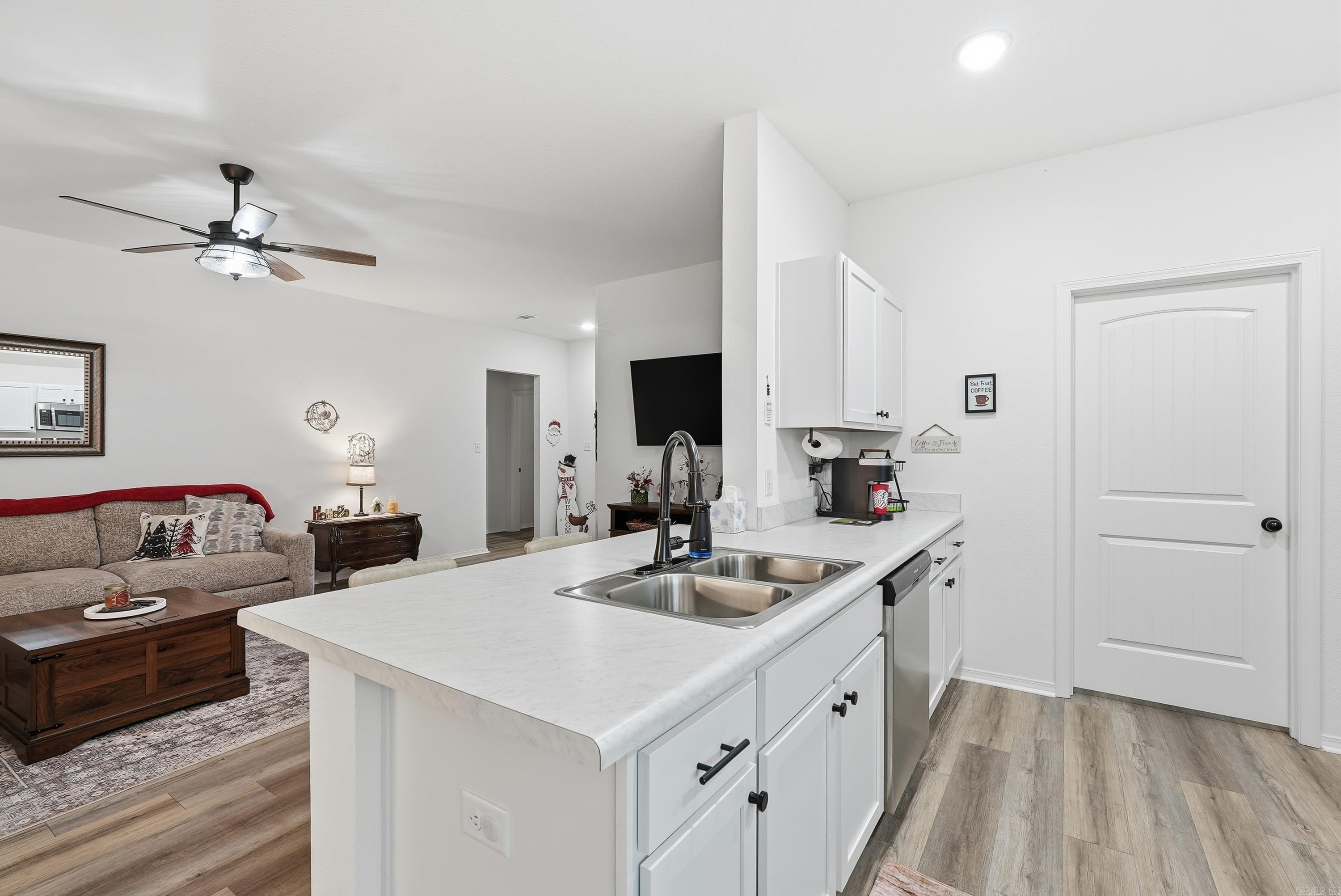 1295 AGOGO  Conway, AR