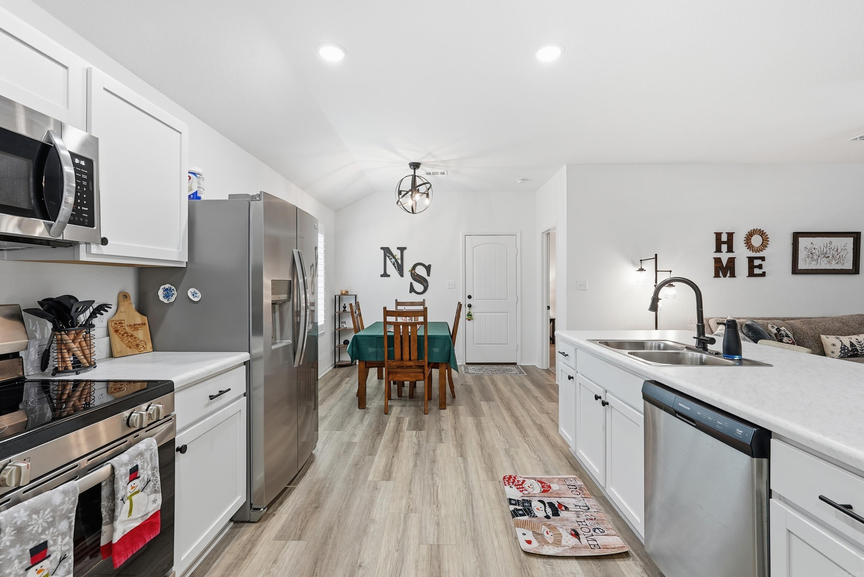 1295 AGOGO  Conway, AR