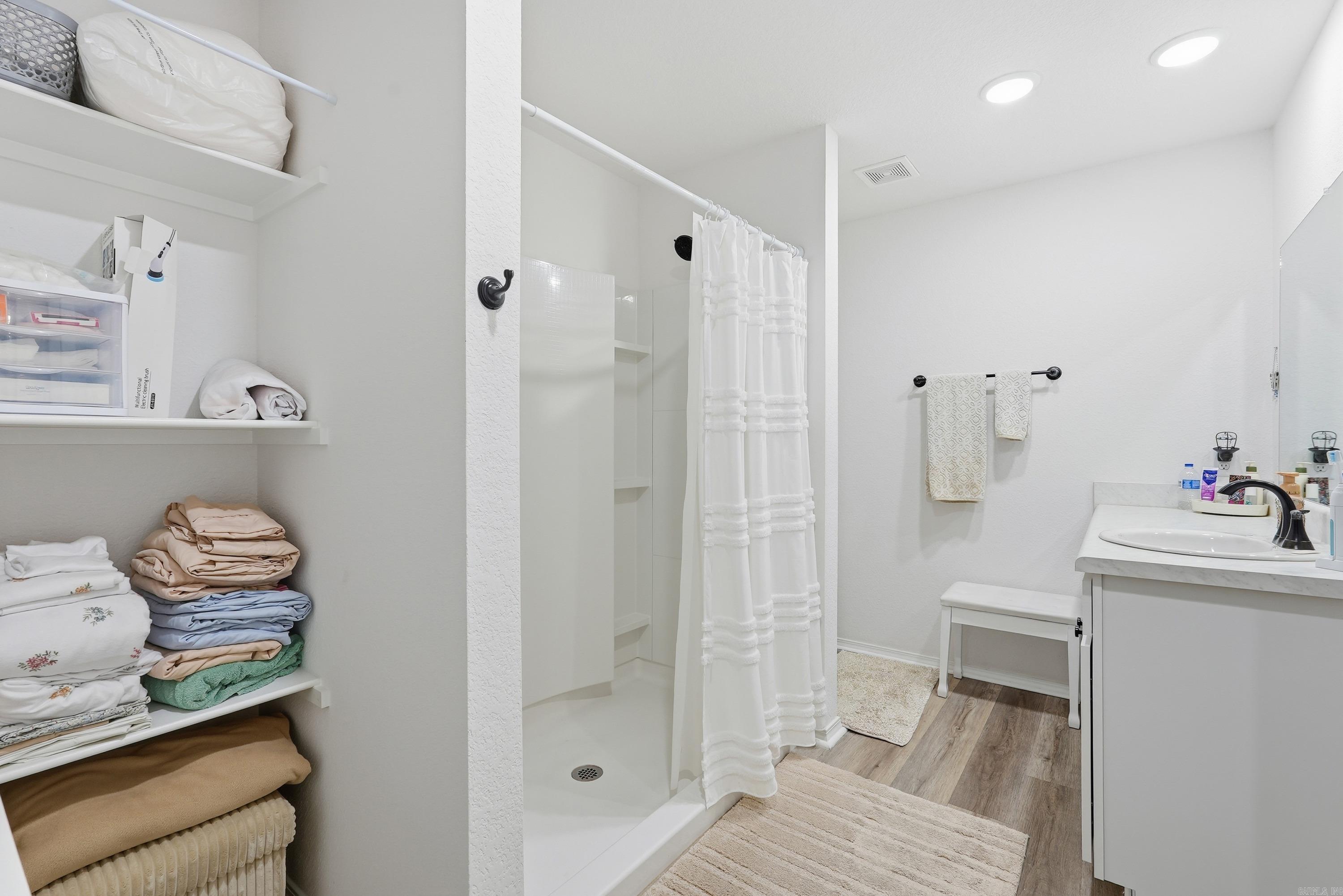 1295 AGOGO  Conway, AR