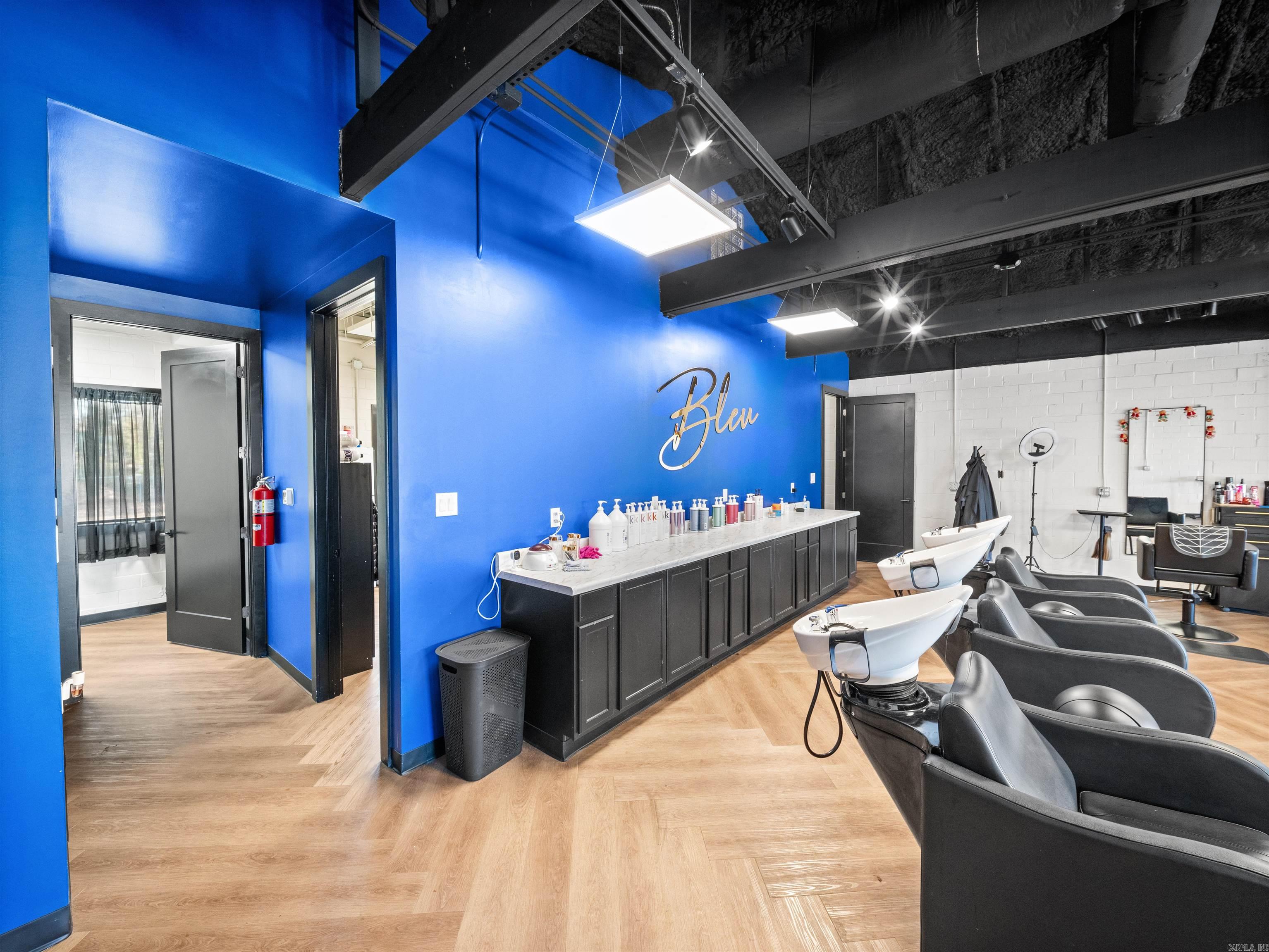 18008 I-30 N 2200 Old congo  Benton, AR