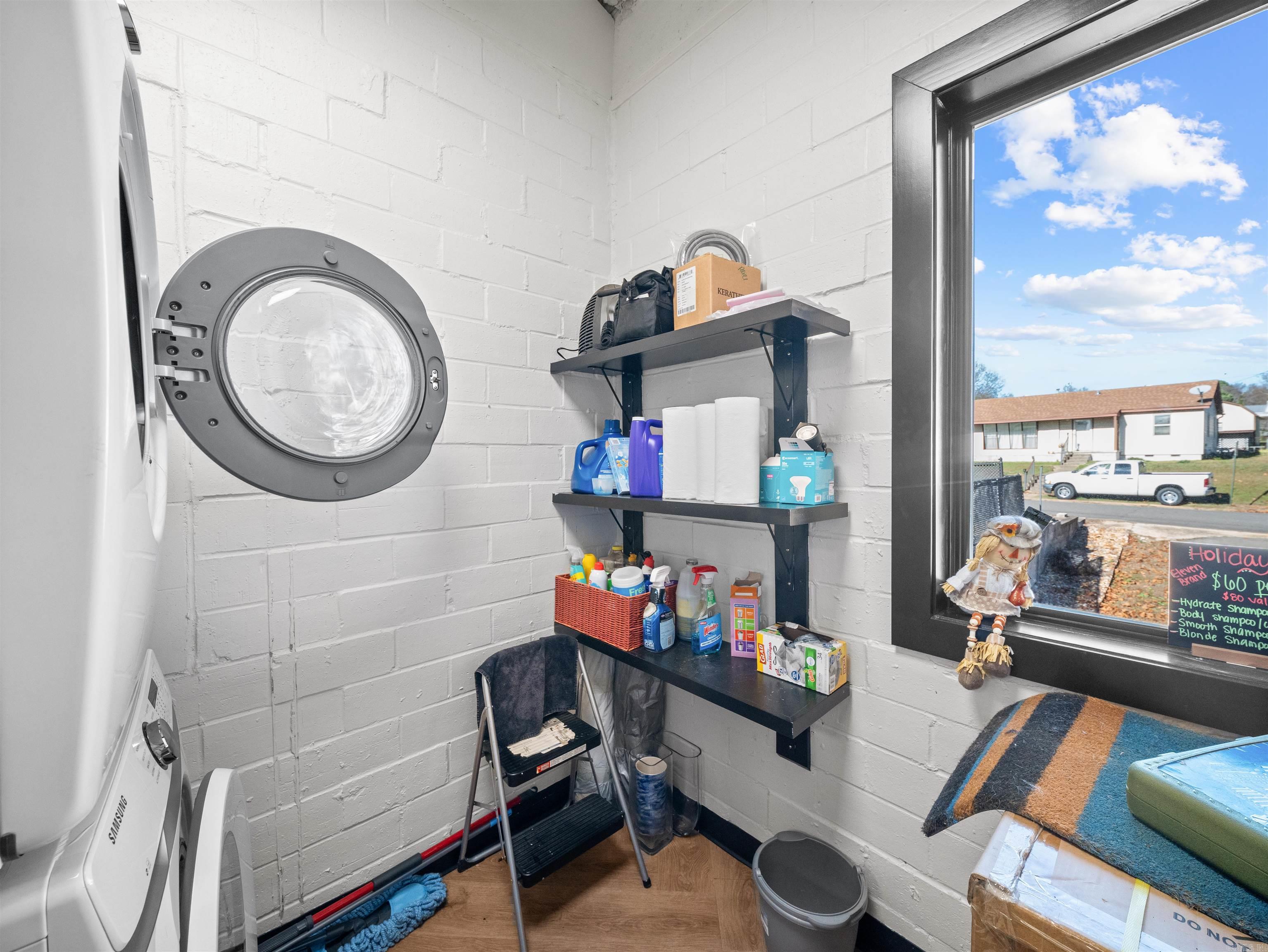 18008 I-30 N 2200 Old congo  Benton, AR