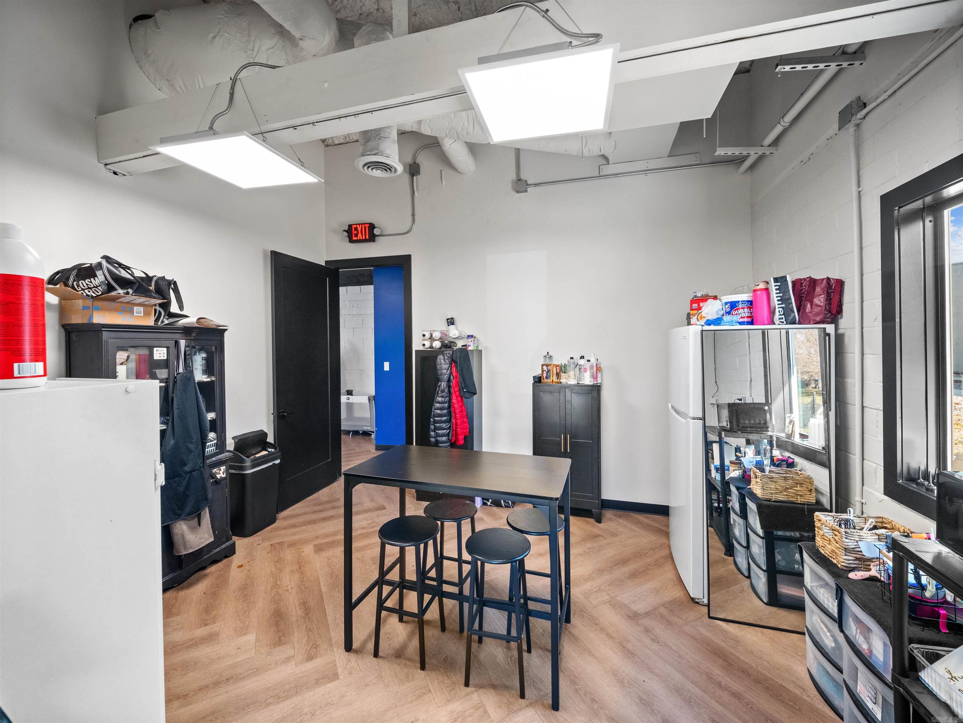 18008 I-30 N 2200 Old congo  Benton, AR