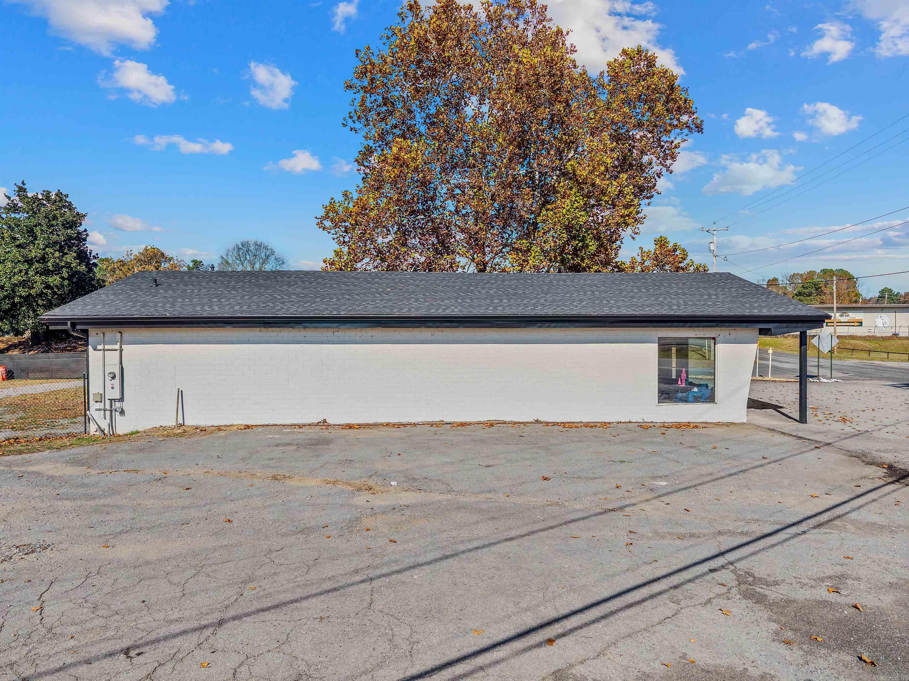 18008 I-30 N 2200 Old congo  Benton, AR