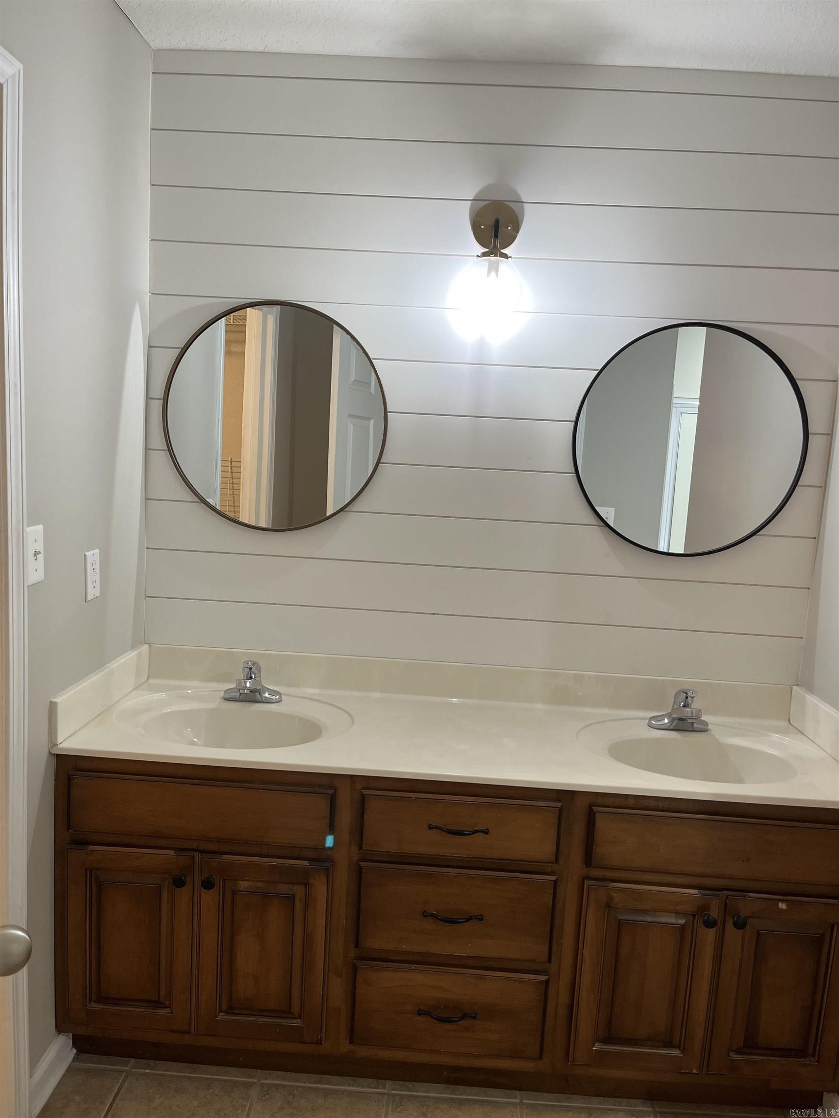 5705 S 27th  Paragould, AR