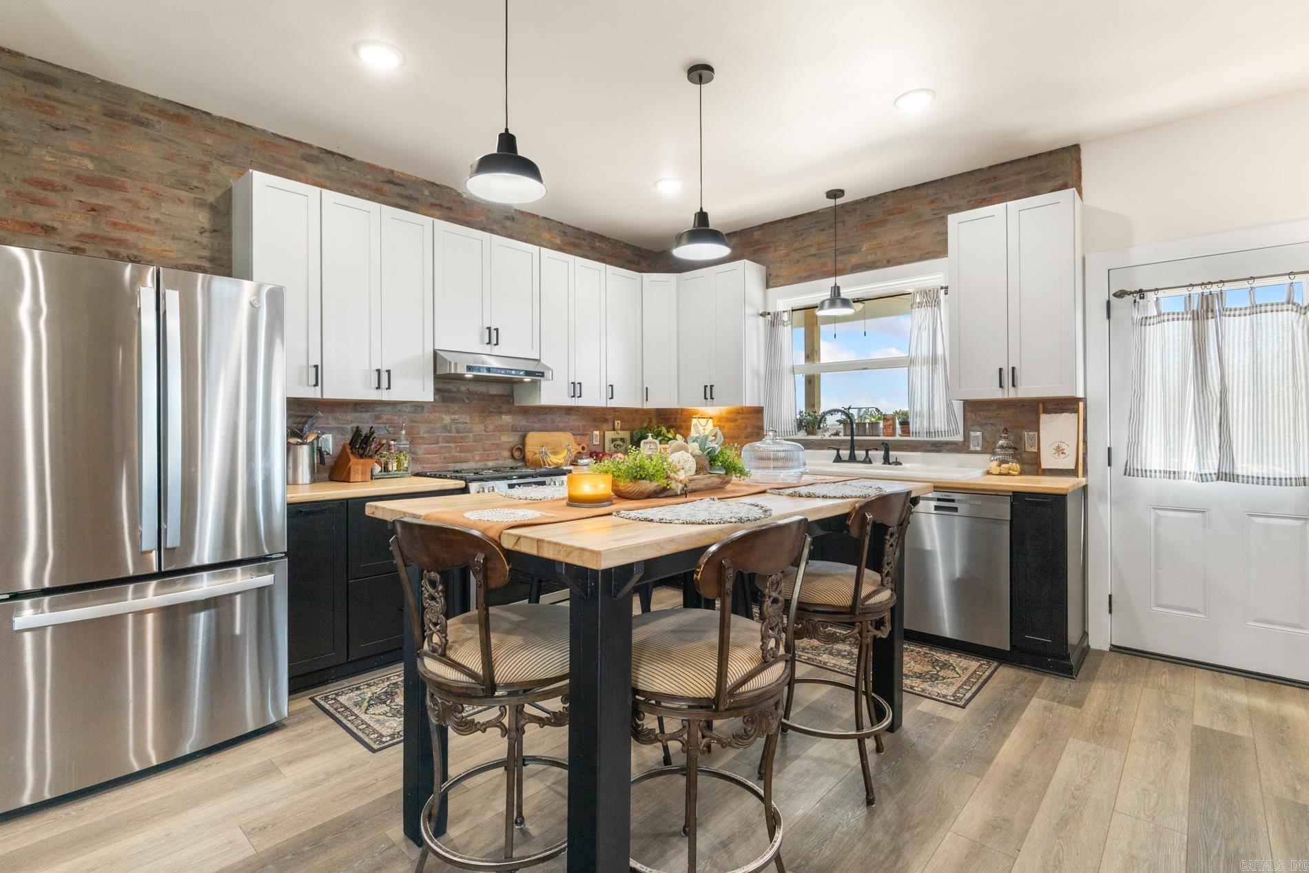 2935 MC 2027  Yellville, AR