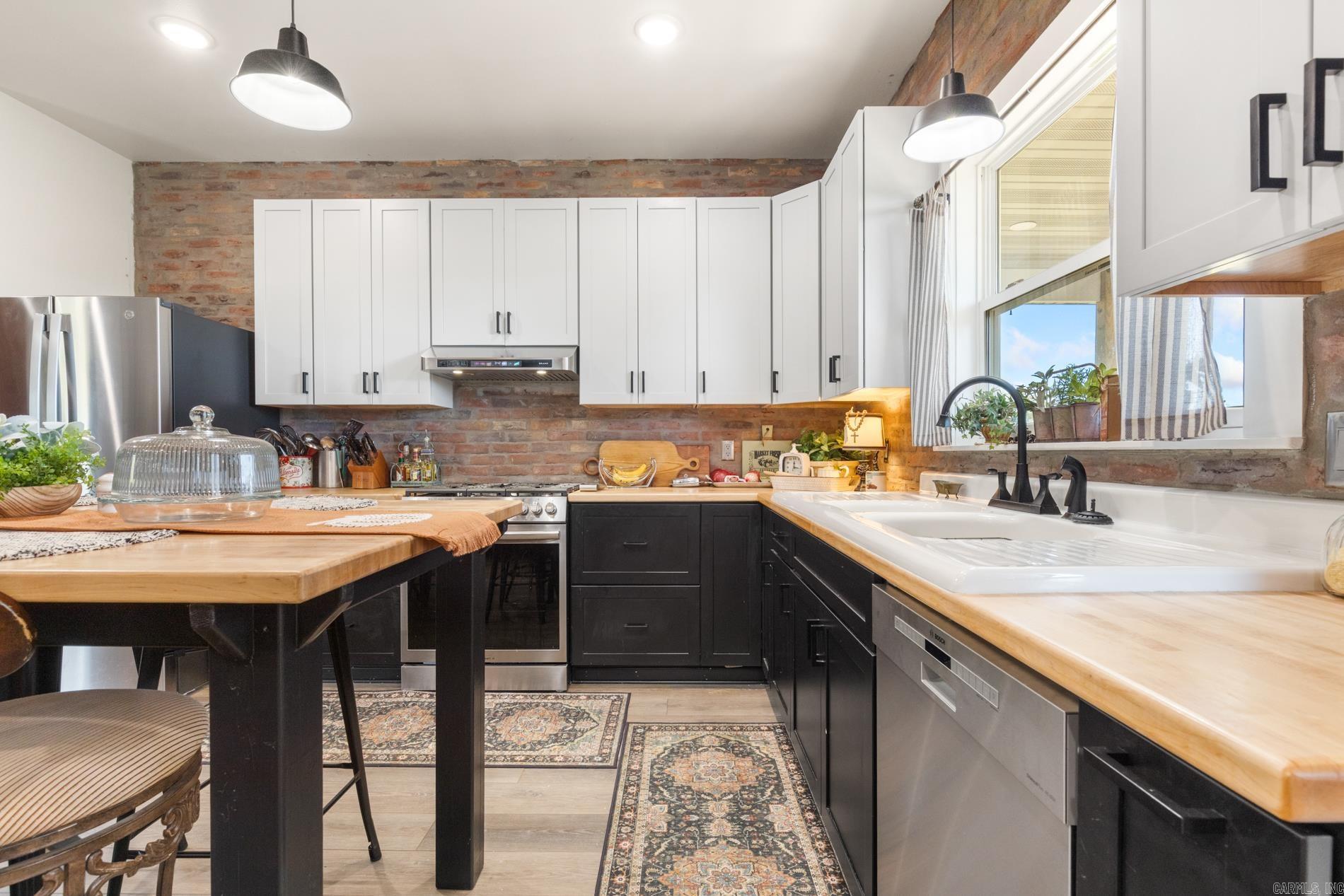 2935 MC 2027  Yellville, AR