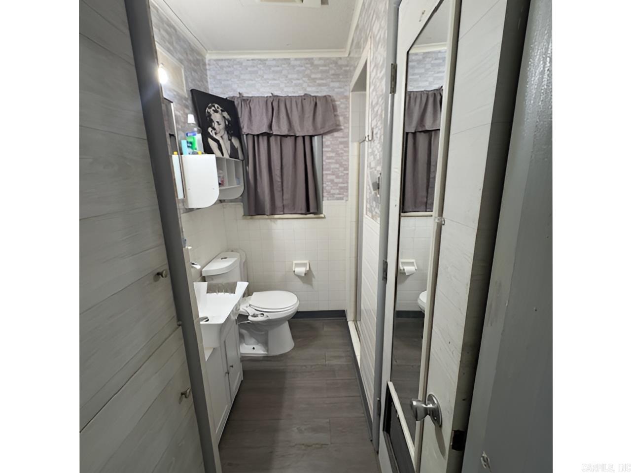 910 E Fordyce  England, AR