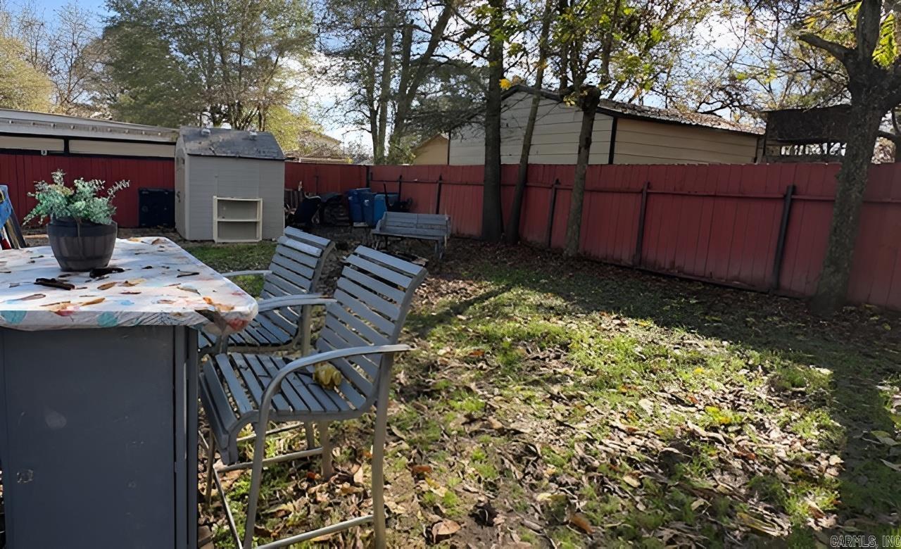 910 E Fordyce  England, AR