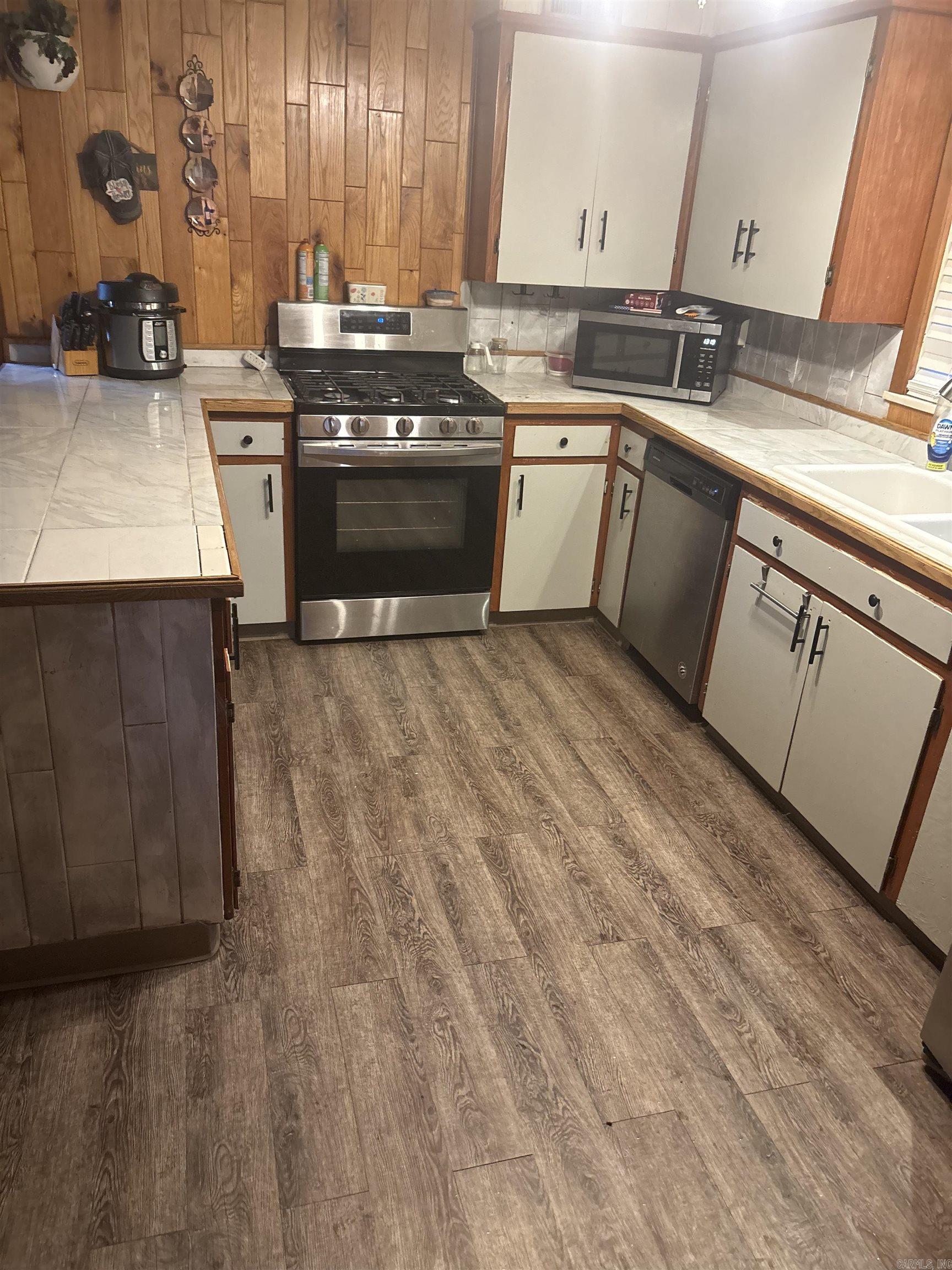 910 E Fordyce  England, AR