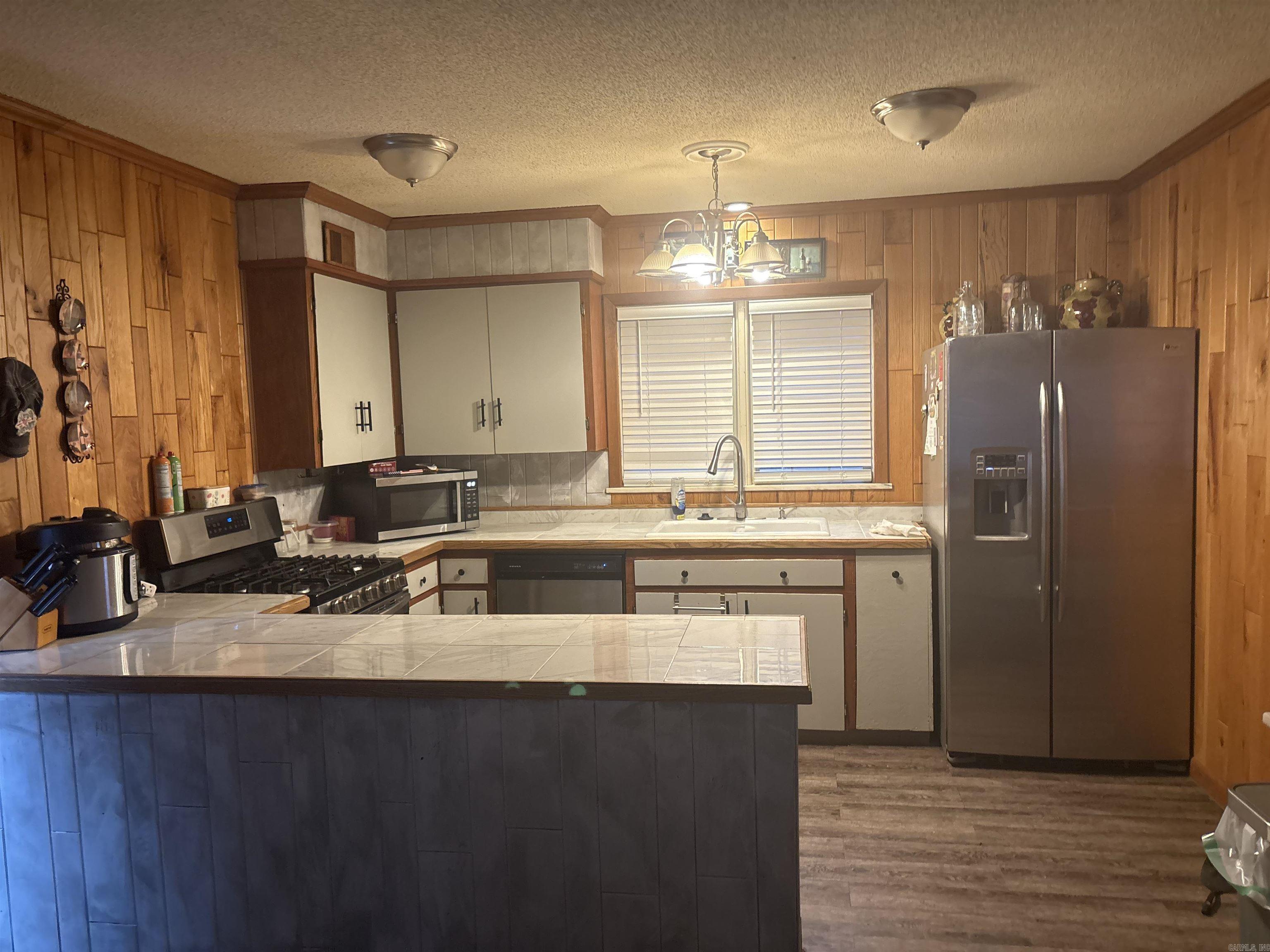 910 E Fordyce  England, AR