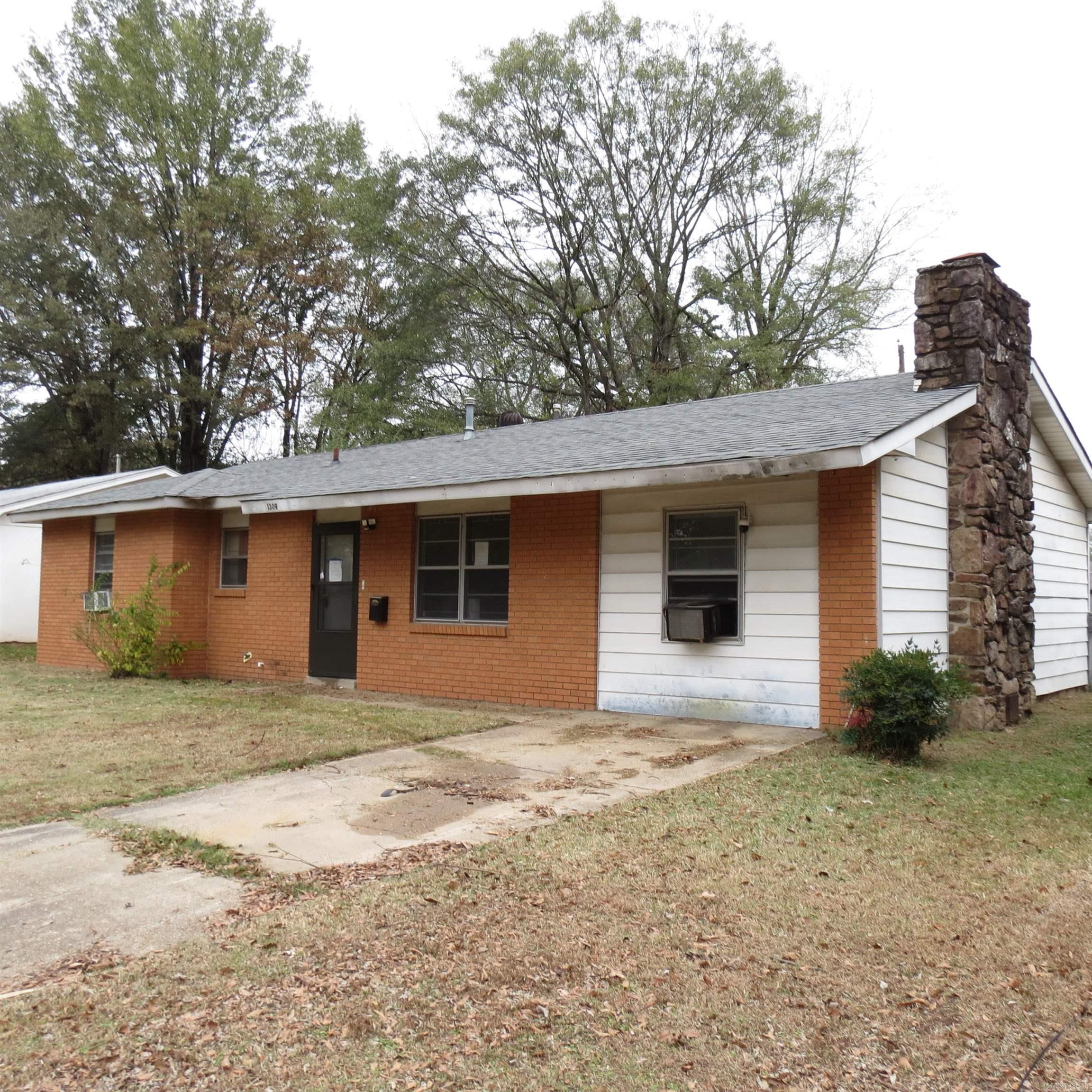 1309 Bailey Pine Bluff, AR 71601
