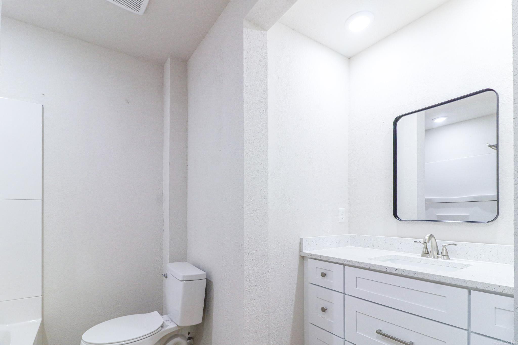 720 W Matthews Jonesboro, AR 72401