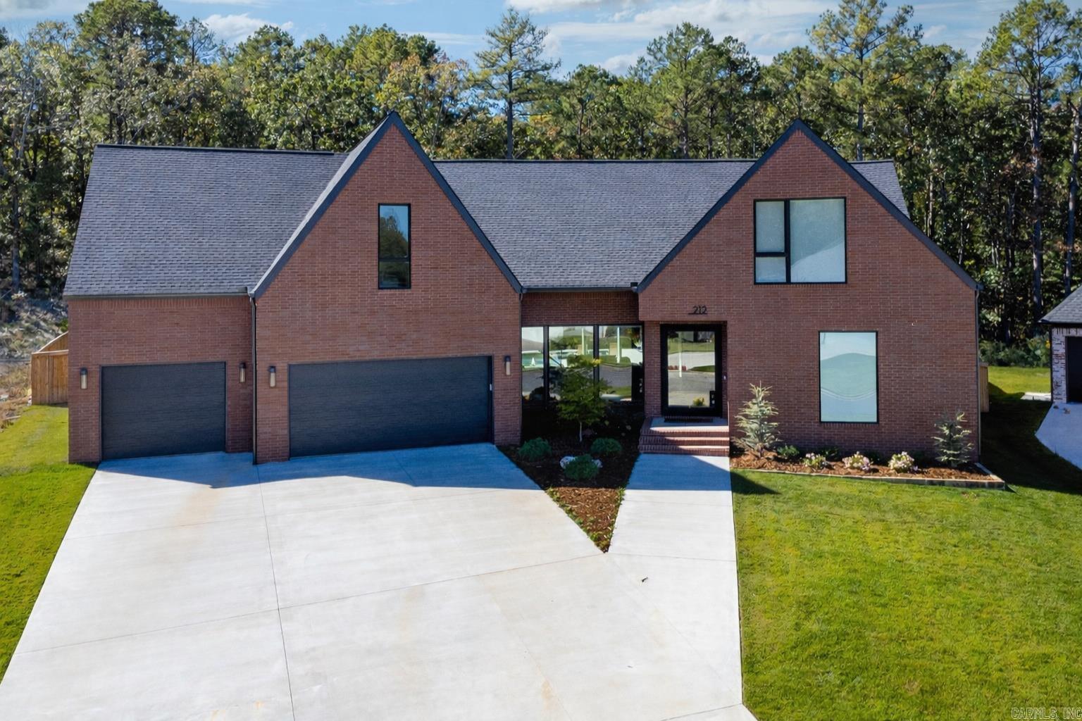 212 Abington Circle Little Rock, AR 72223