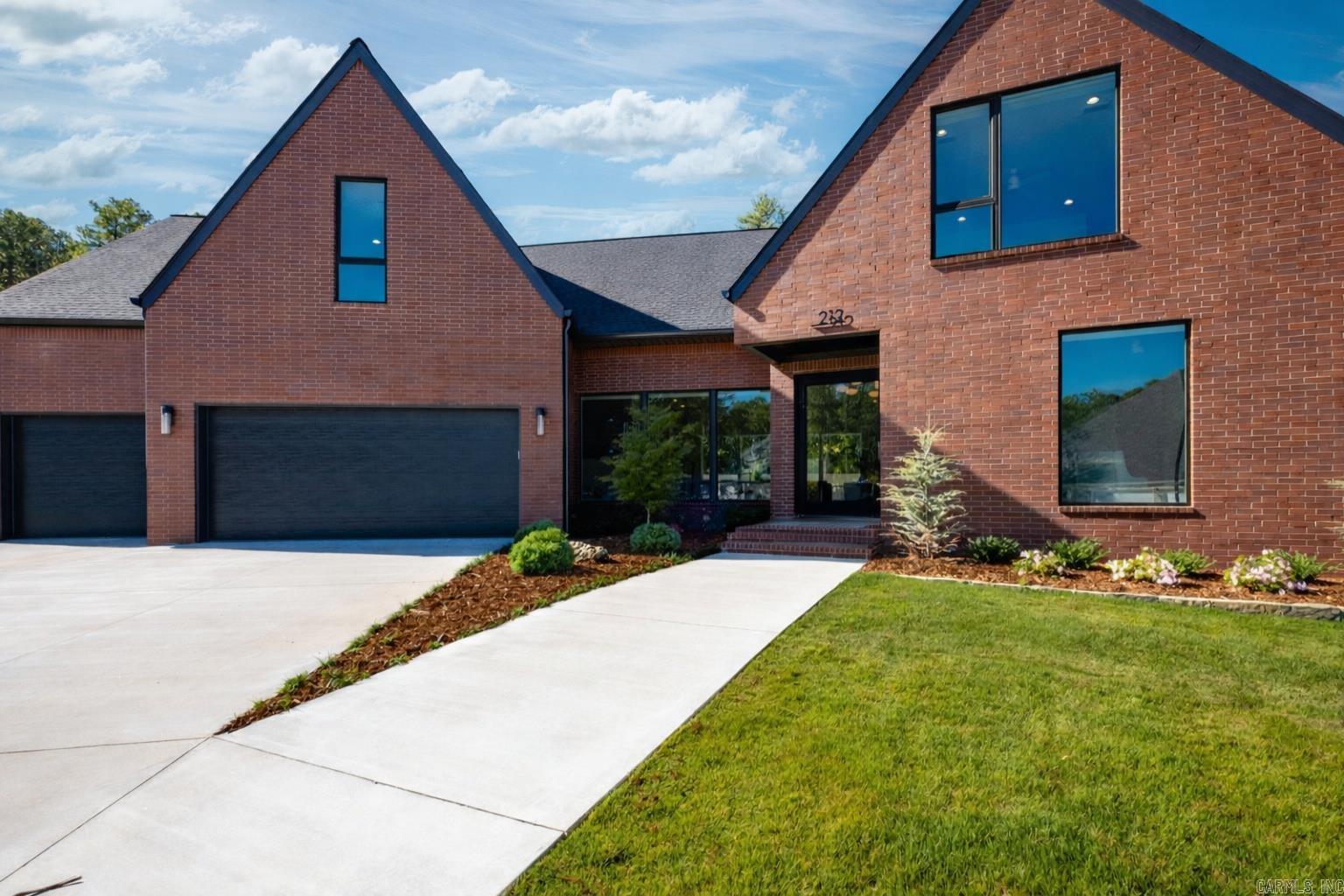 212 Abington Circle Little Rock, AR 72223