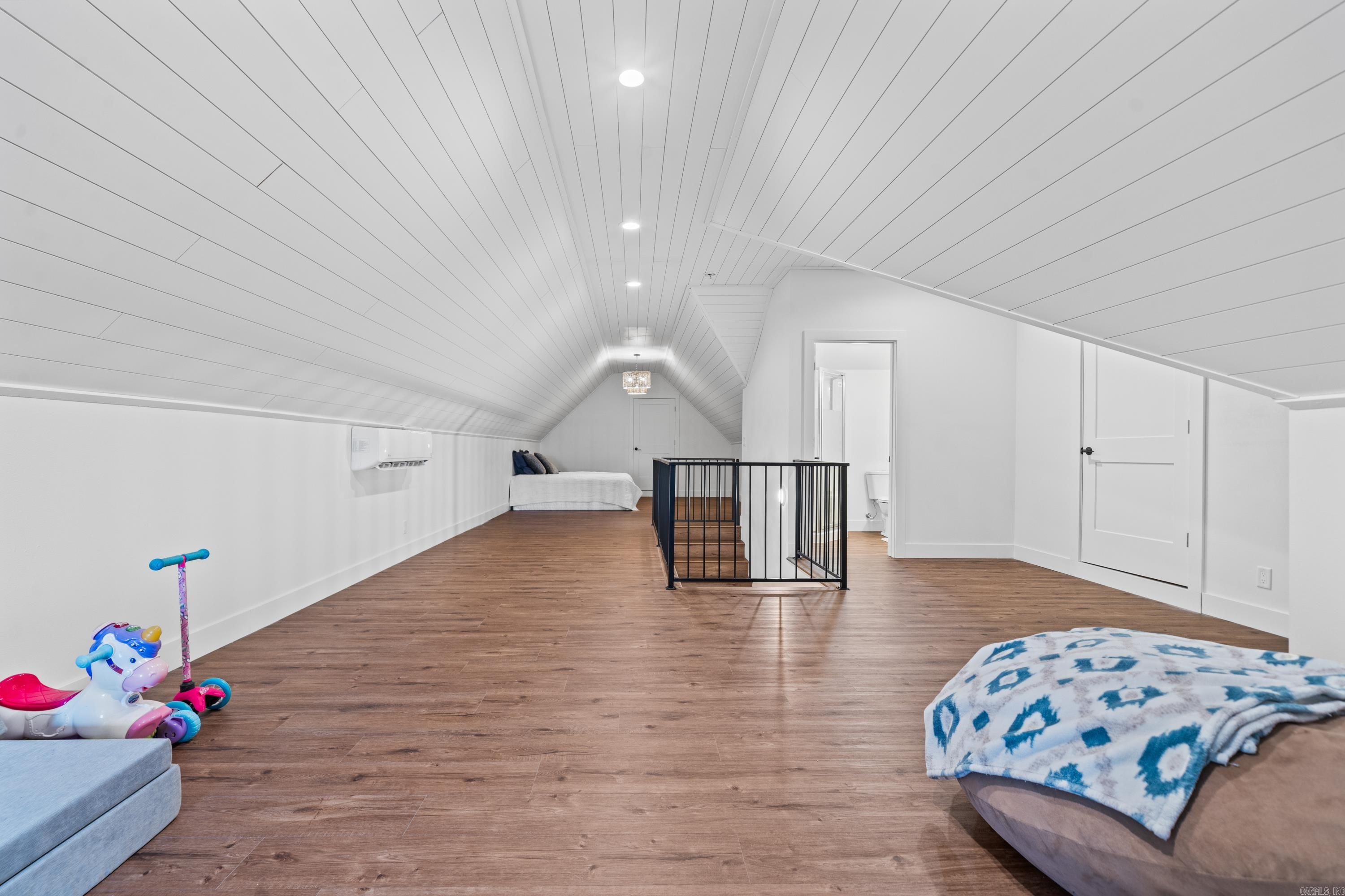 100 W Hawkview  Royal, AR