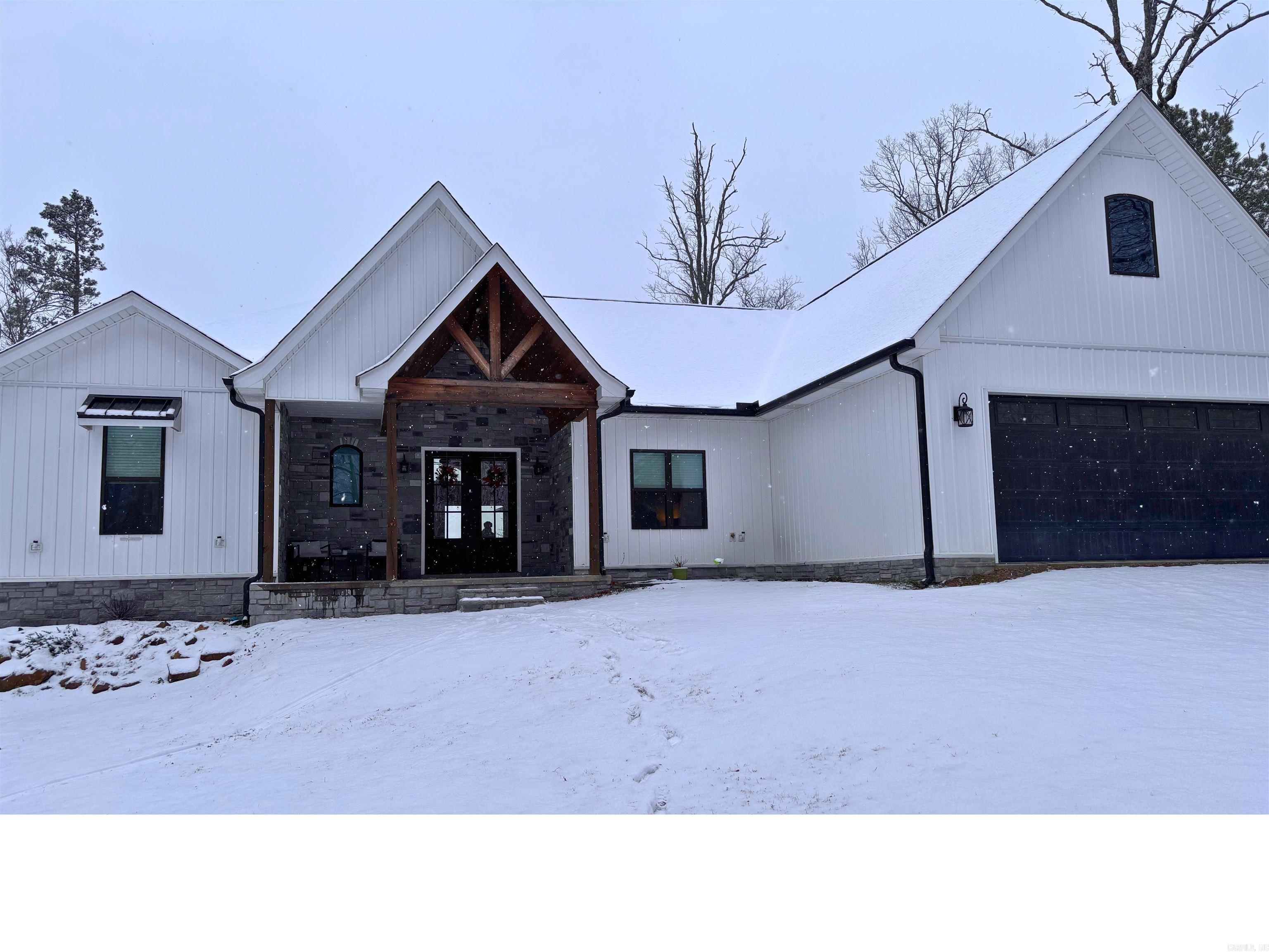 100 W Hawkview  Royal, AR