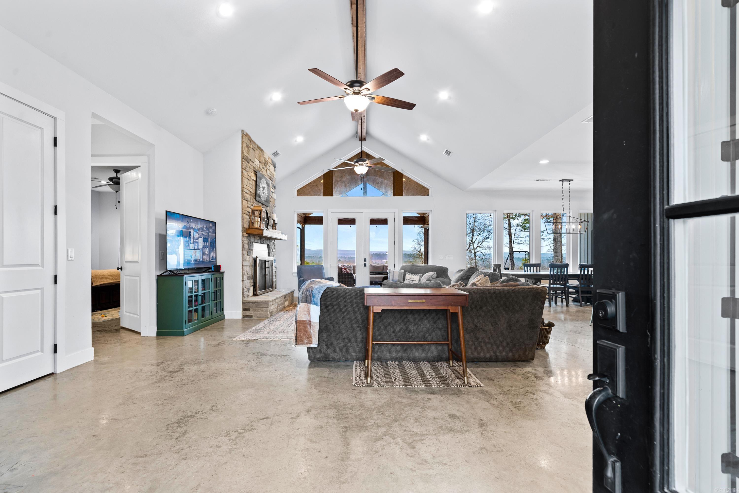 100 W Hawkview  Royal, AR