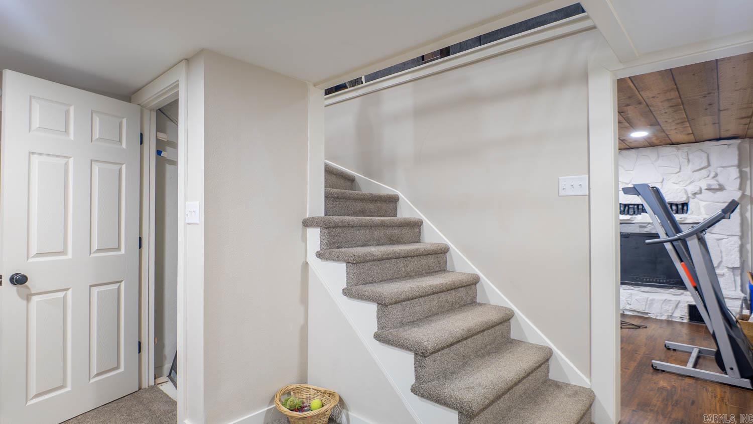 390 Hidden Hill Road  Mammoth Spring, AR