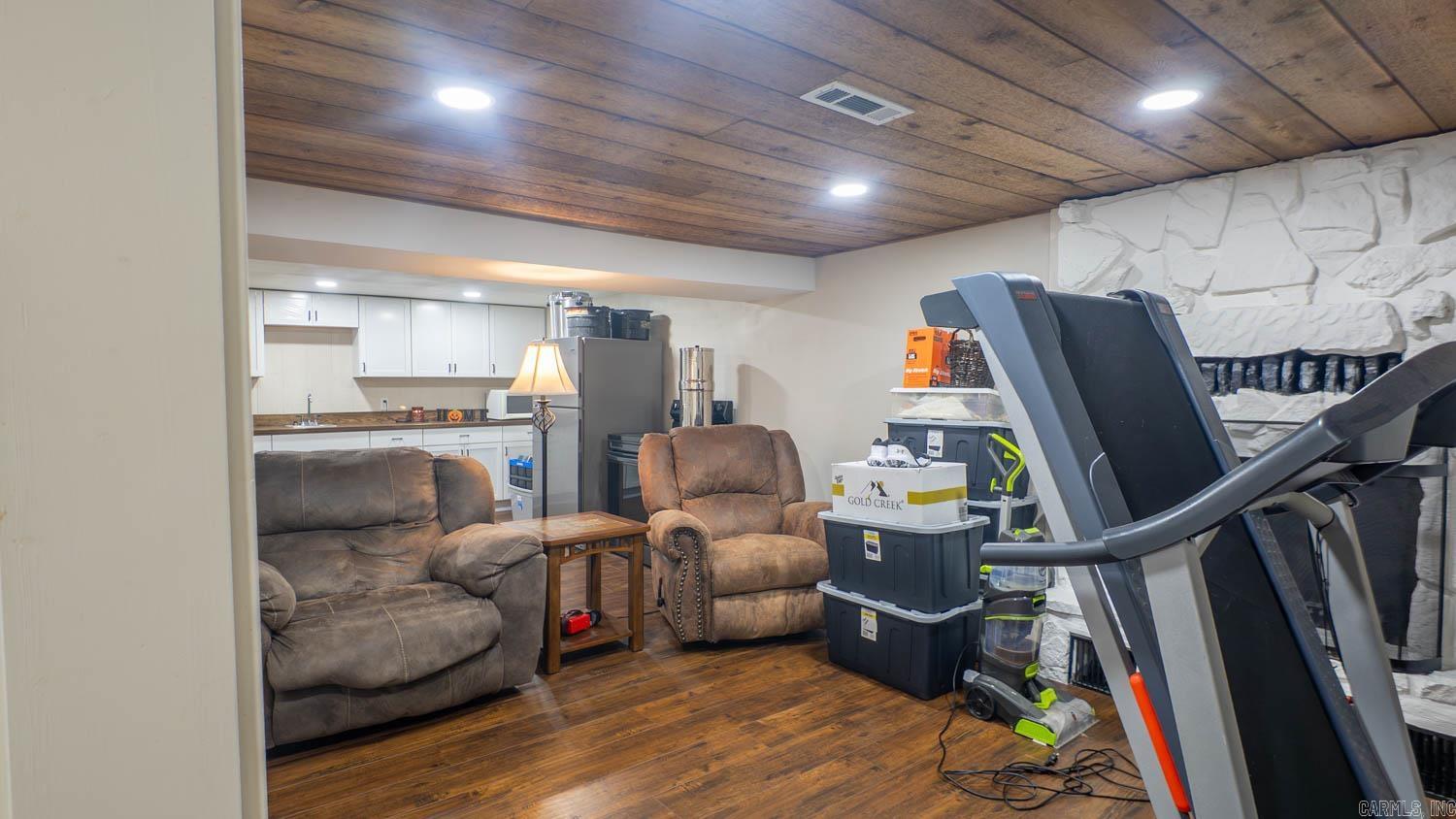 390 Hidden Hill Road  Mammoth Spring, AR