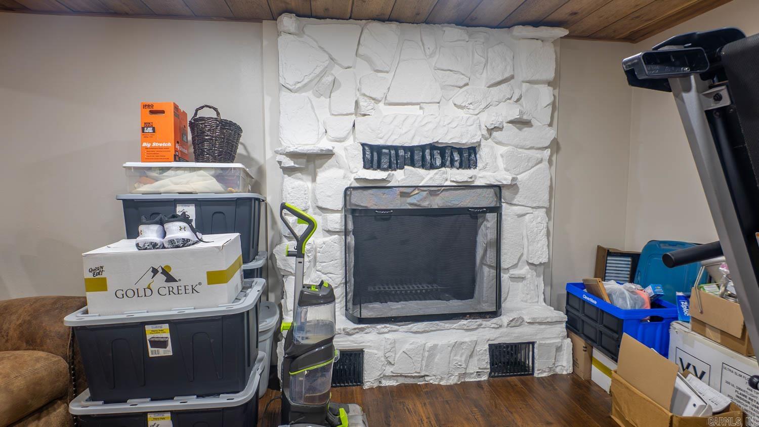 390 Hidden Hill Road  Mammoth Spring, AR