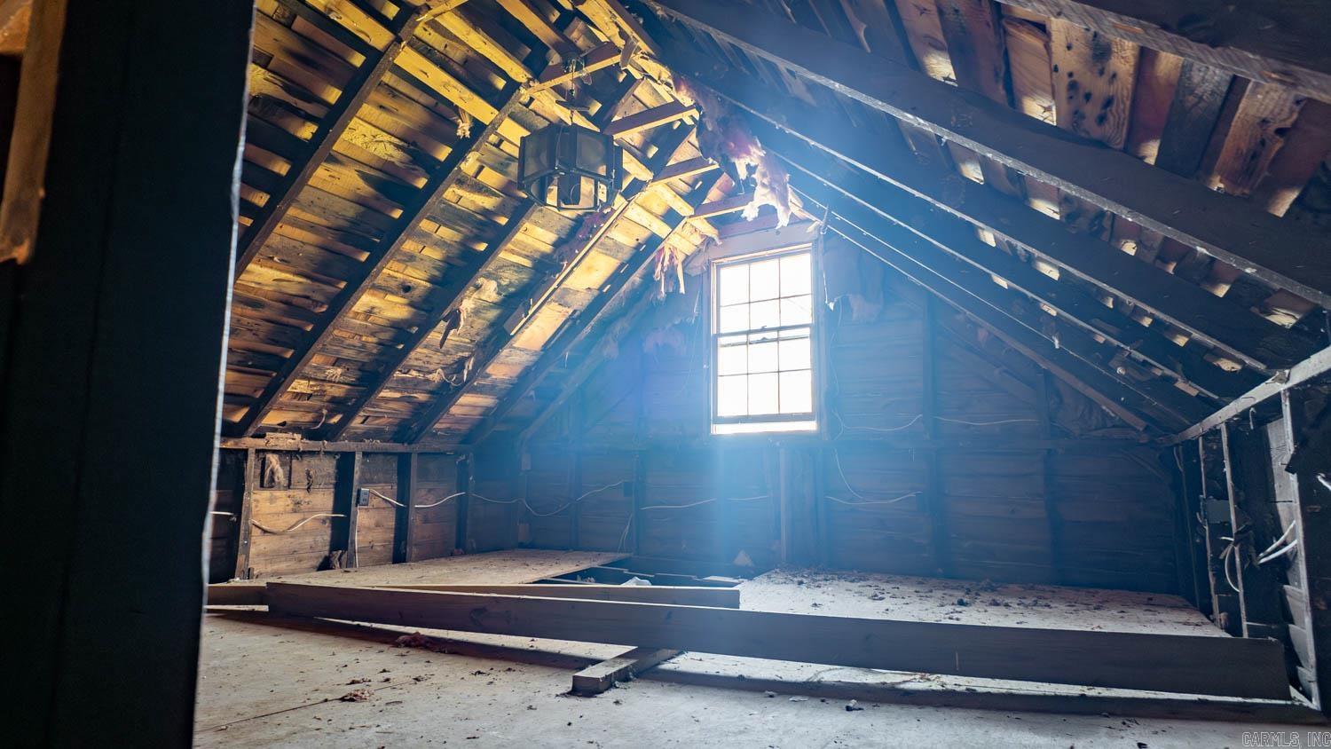 210 N Oak Street  Salem, AR