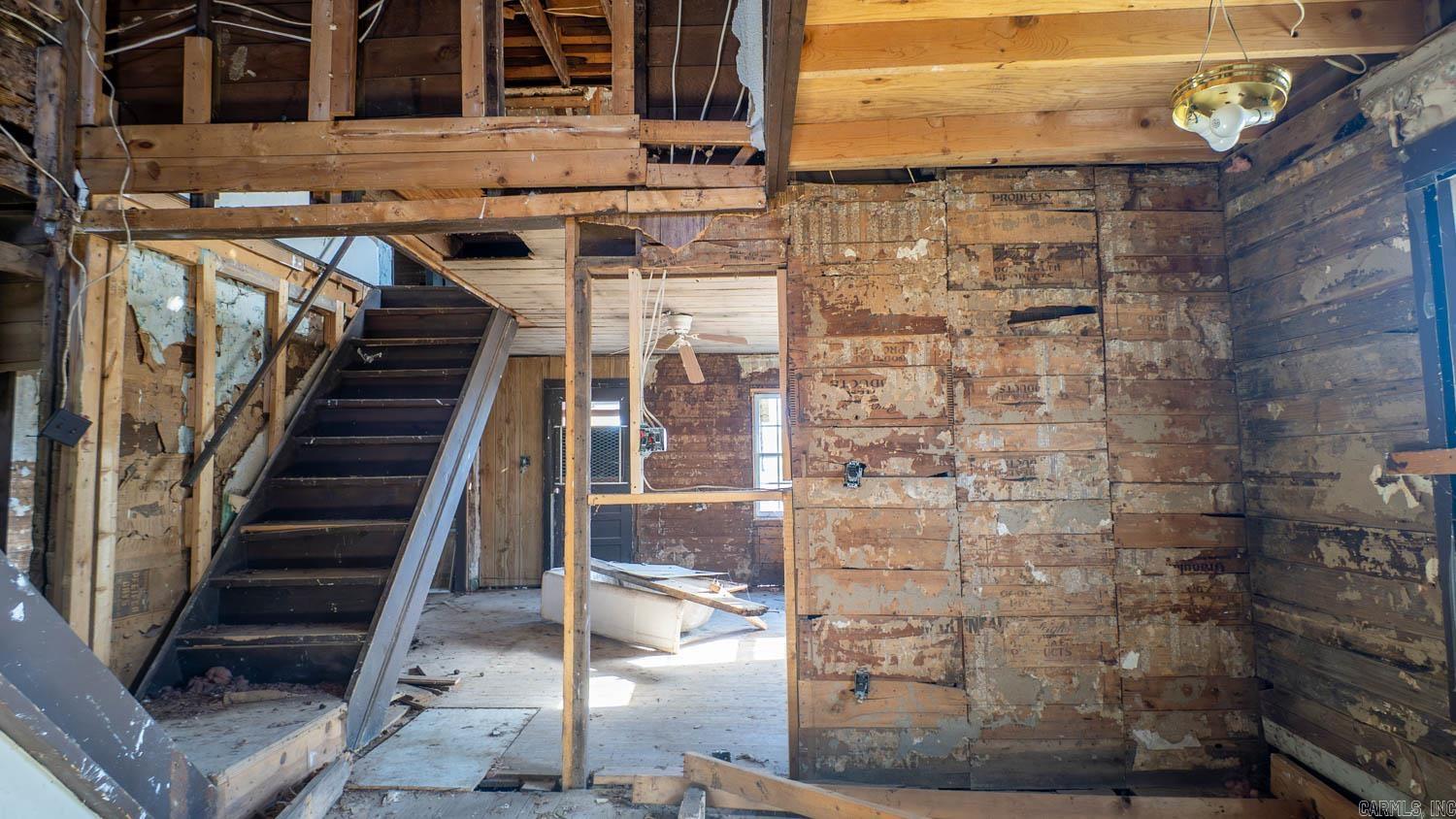 210 N Oak Street  Salem, AR