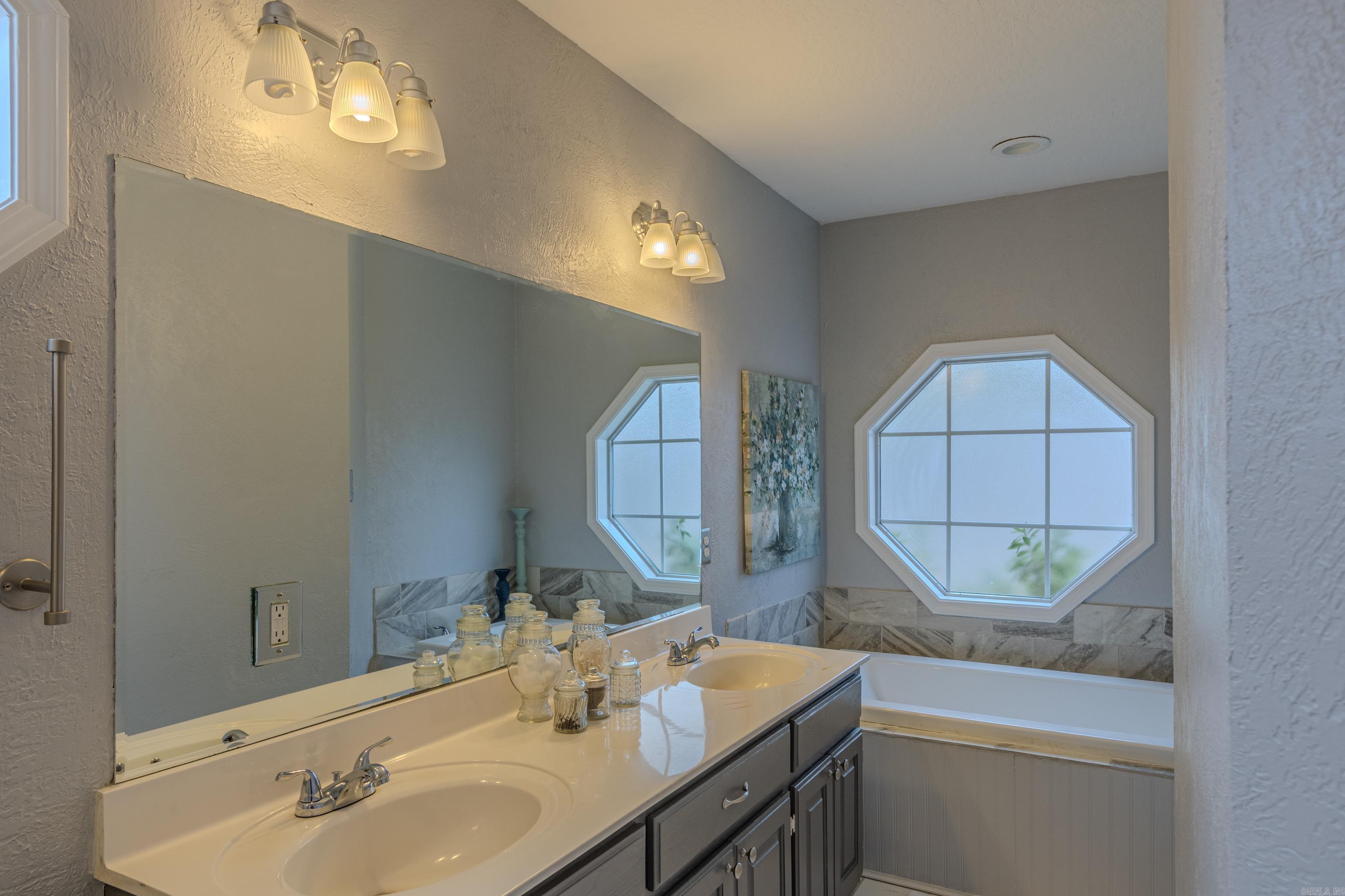 503 S 32nd  Paragould, AR