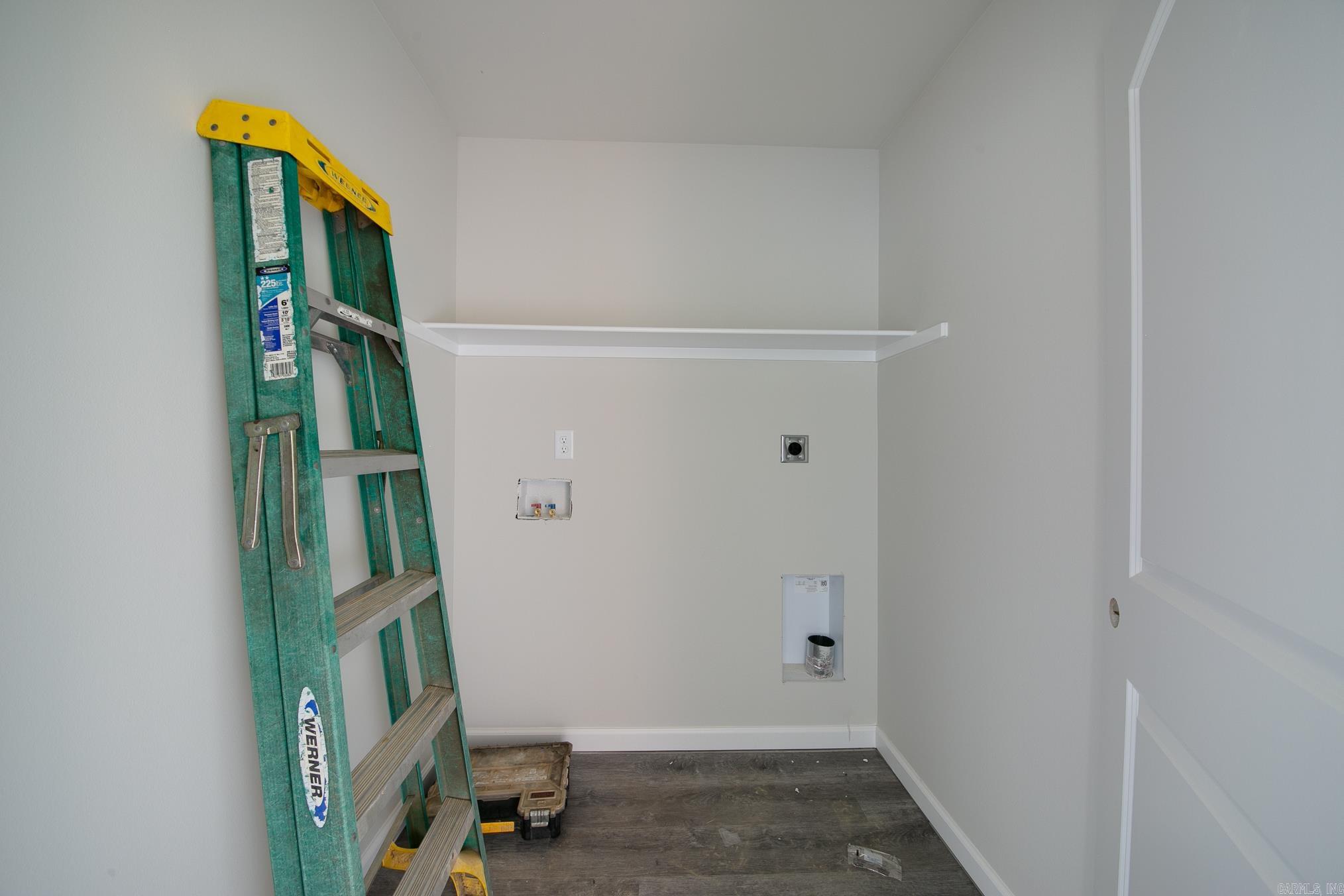 111 LLOYD HENDERSON  Beebe, AR