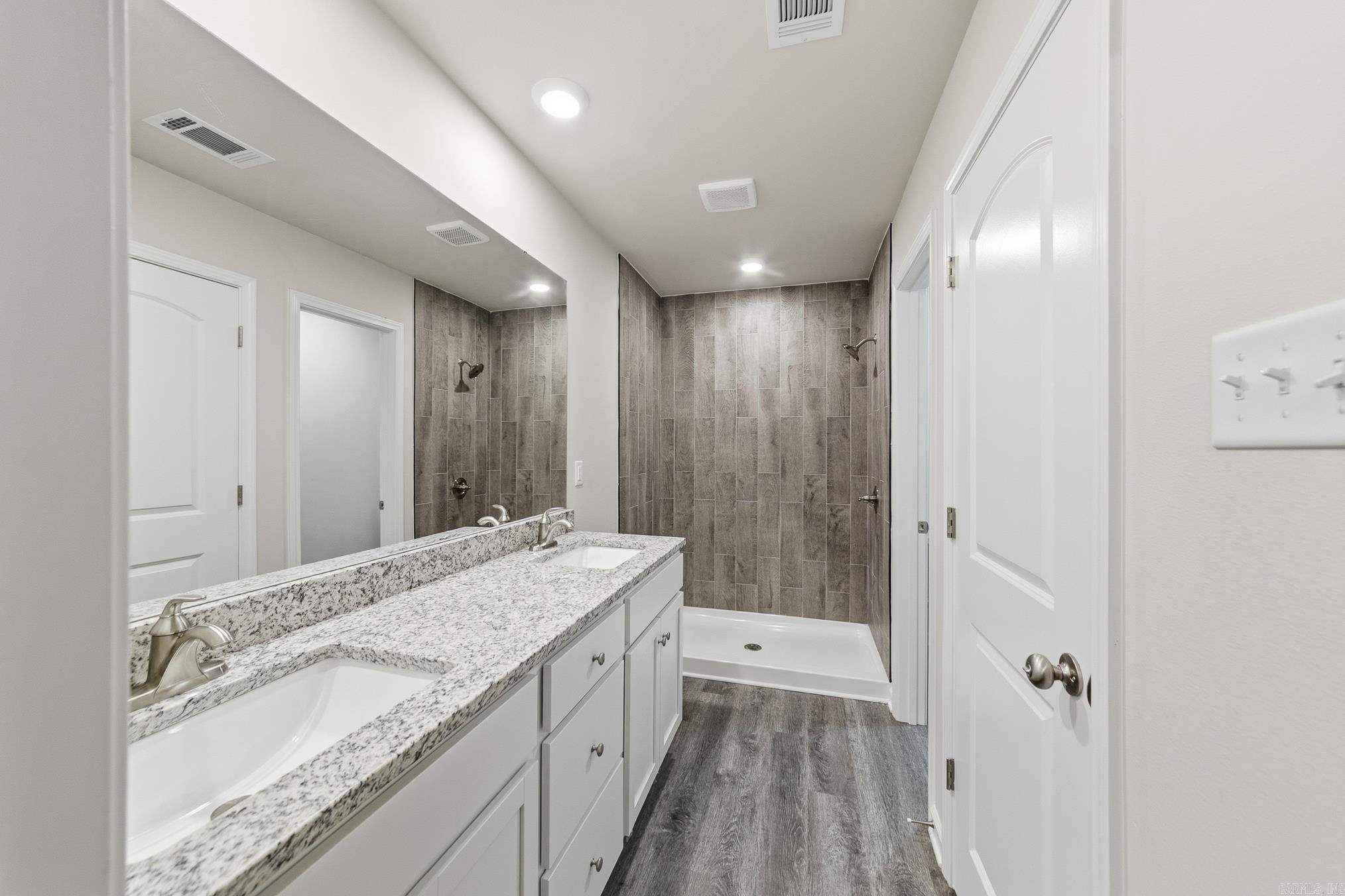 111 LLOYD HENDERSON Road Beebe, AR 72012