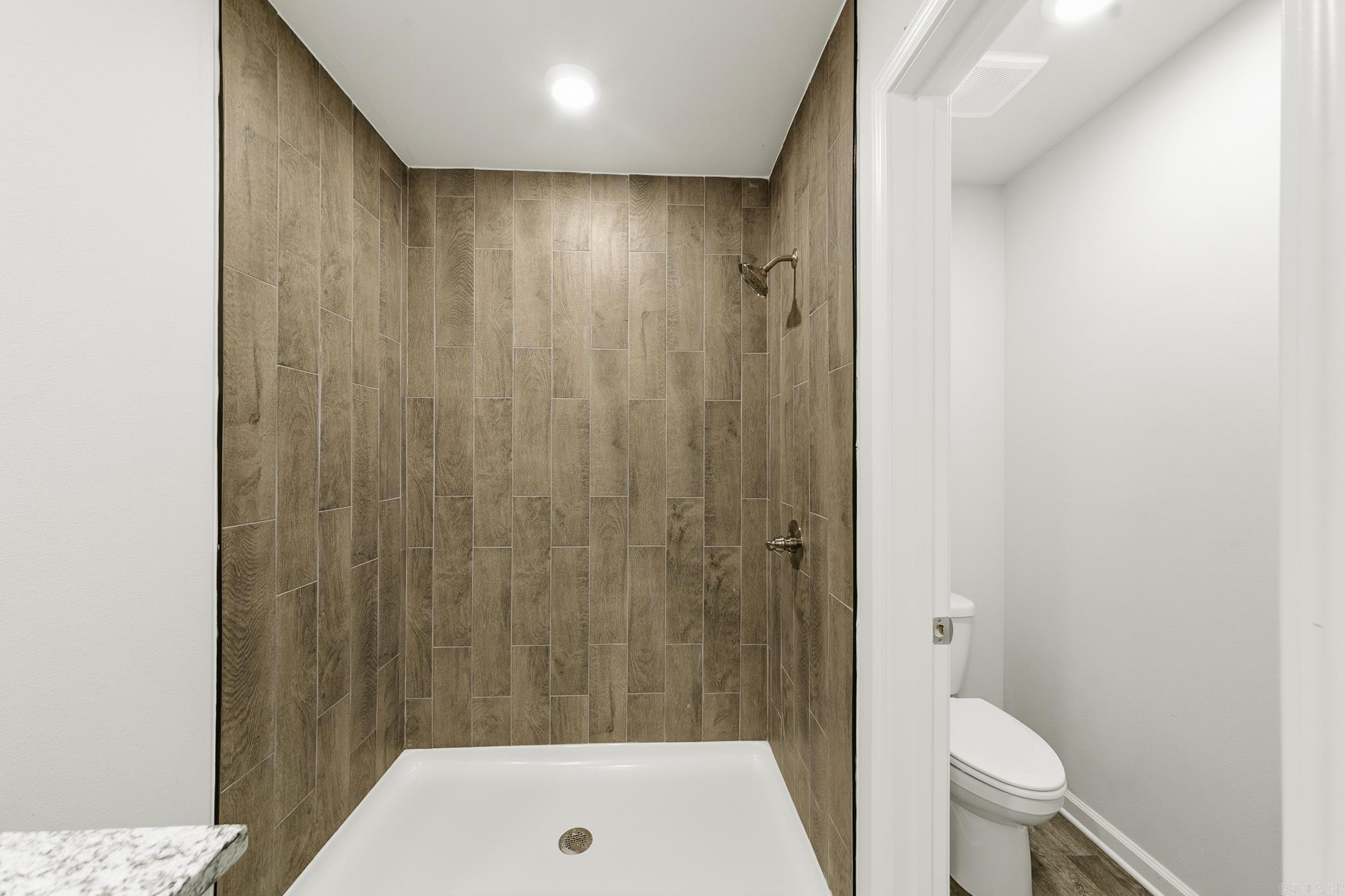 111 LLOYD HENDERSON Road Beebe, AR 72012