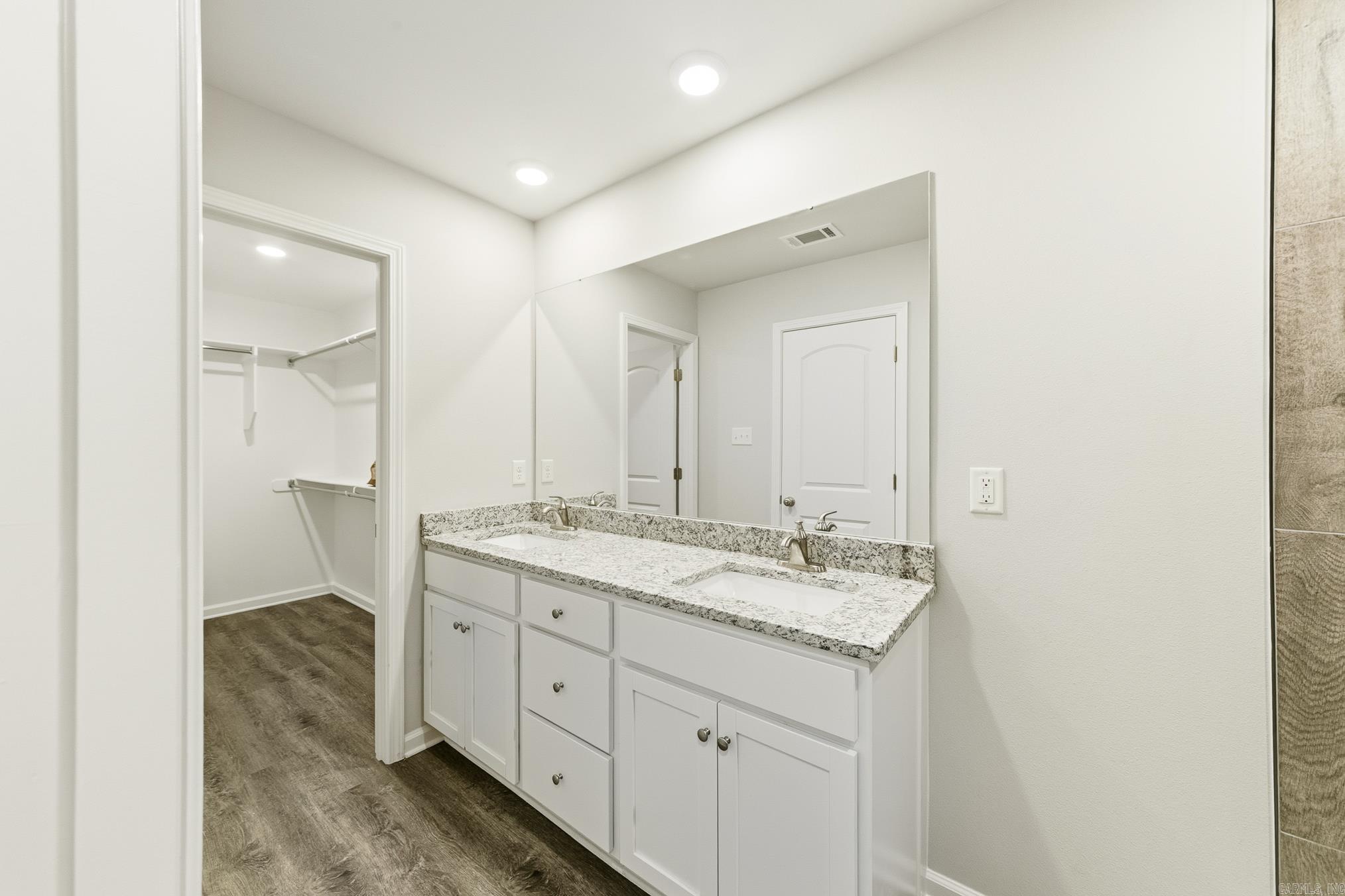 111 LLOYD HENDERSON Road Beebe, AR 72012