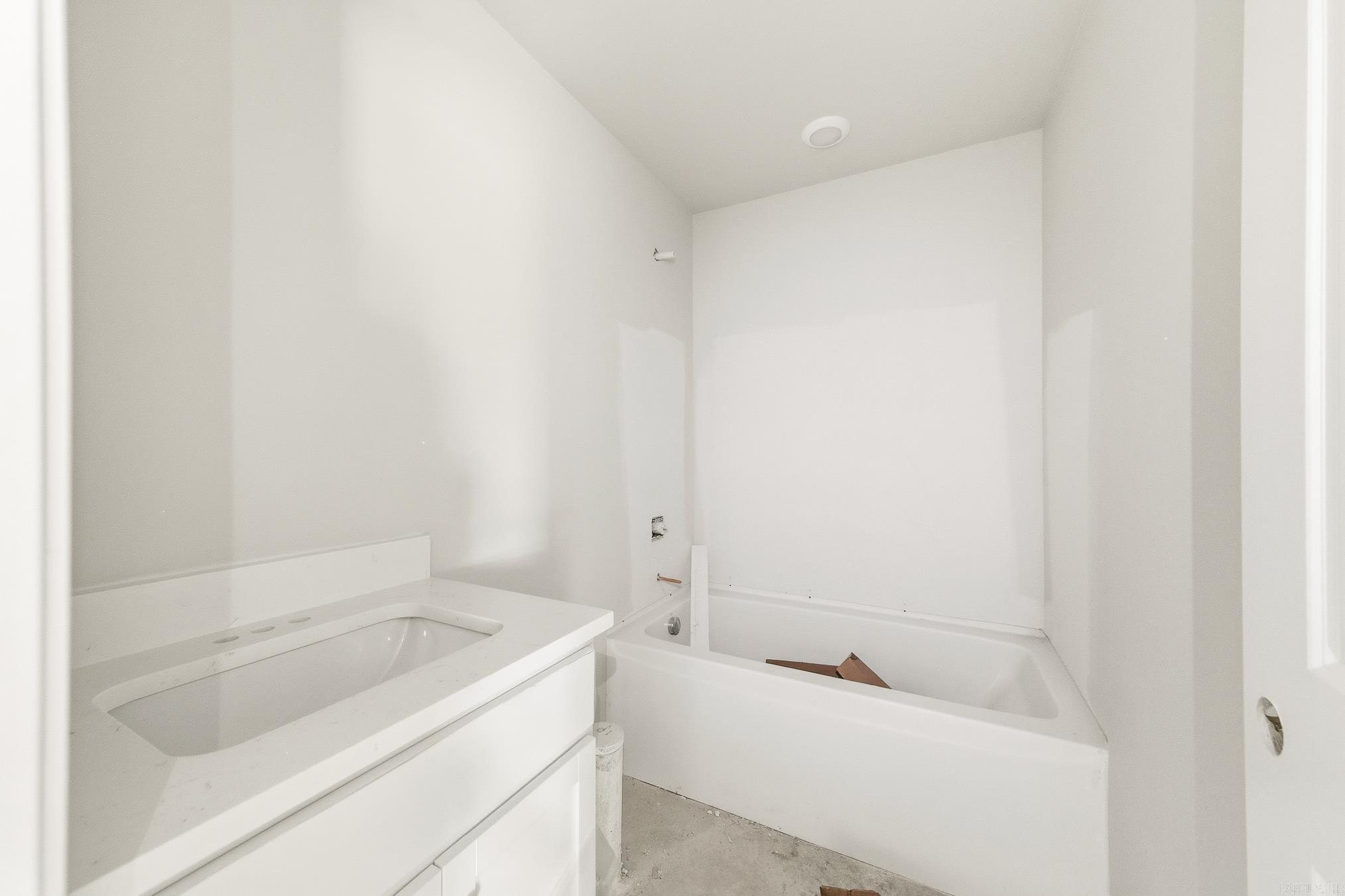 105 LLOYD HENDERSON  Beebe, AR