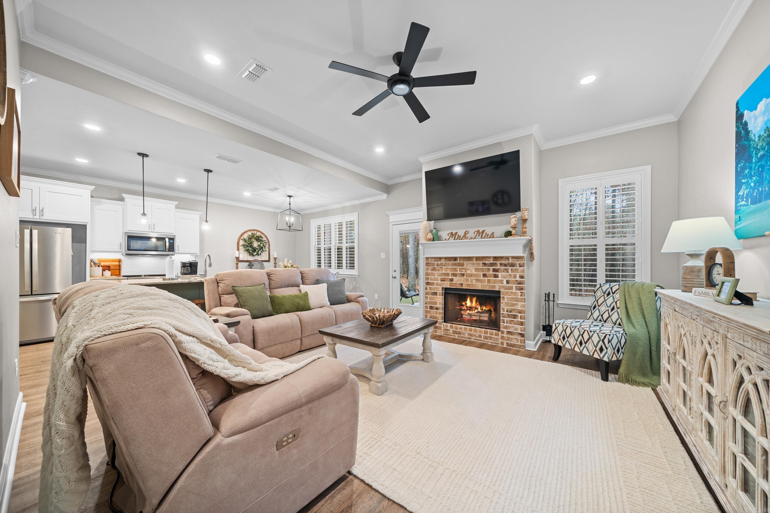 24 Gloria Drive  Hot Springs Village, AR