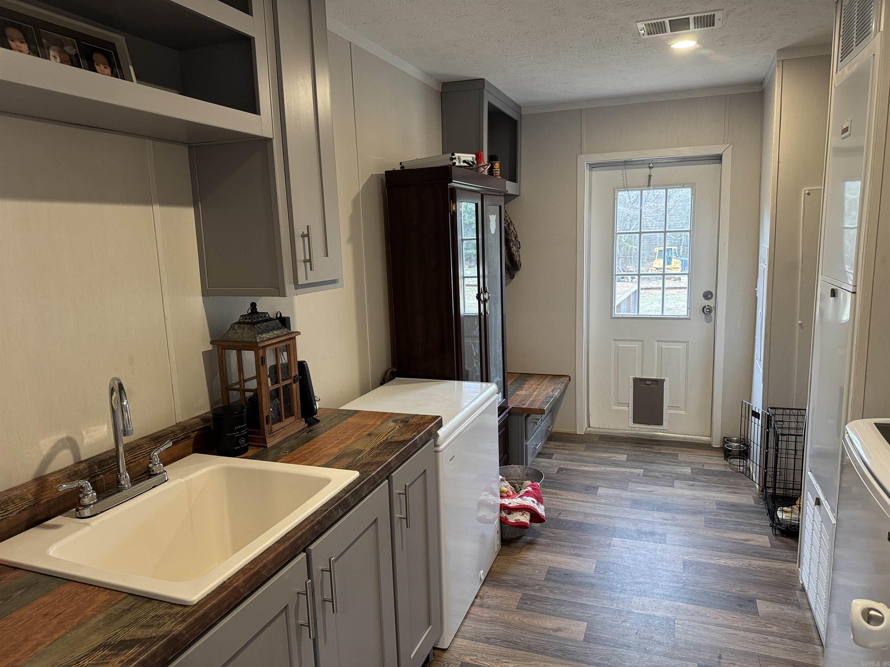 1224 Fox Chase  Greers Ferry, AR